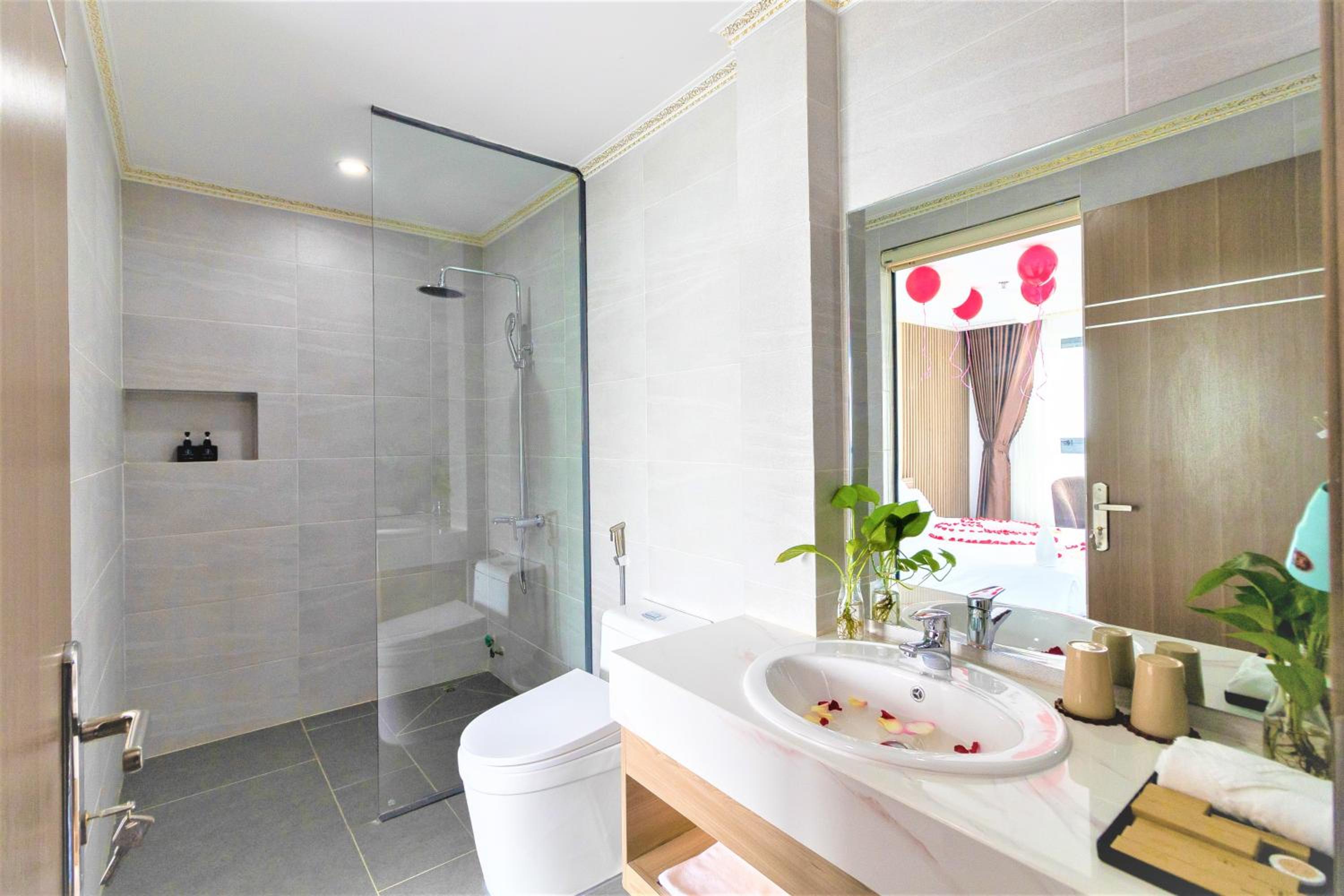 Premier Deluxe Double Room with River View - Photo 6