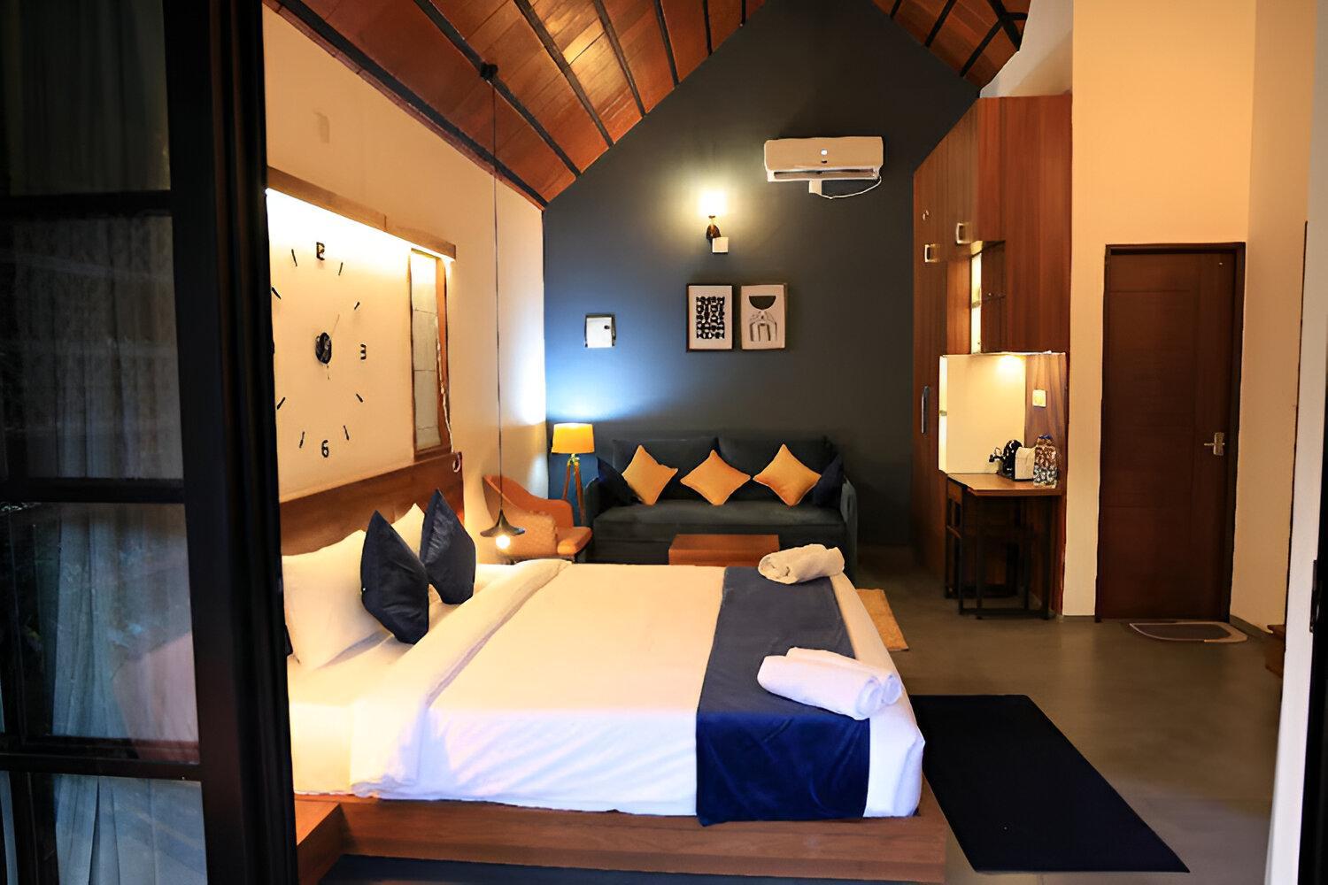 Superior Suite - Photo 16