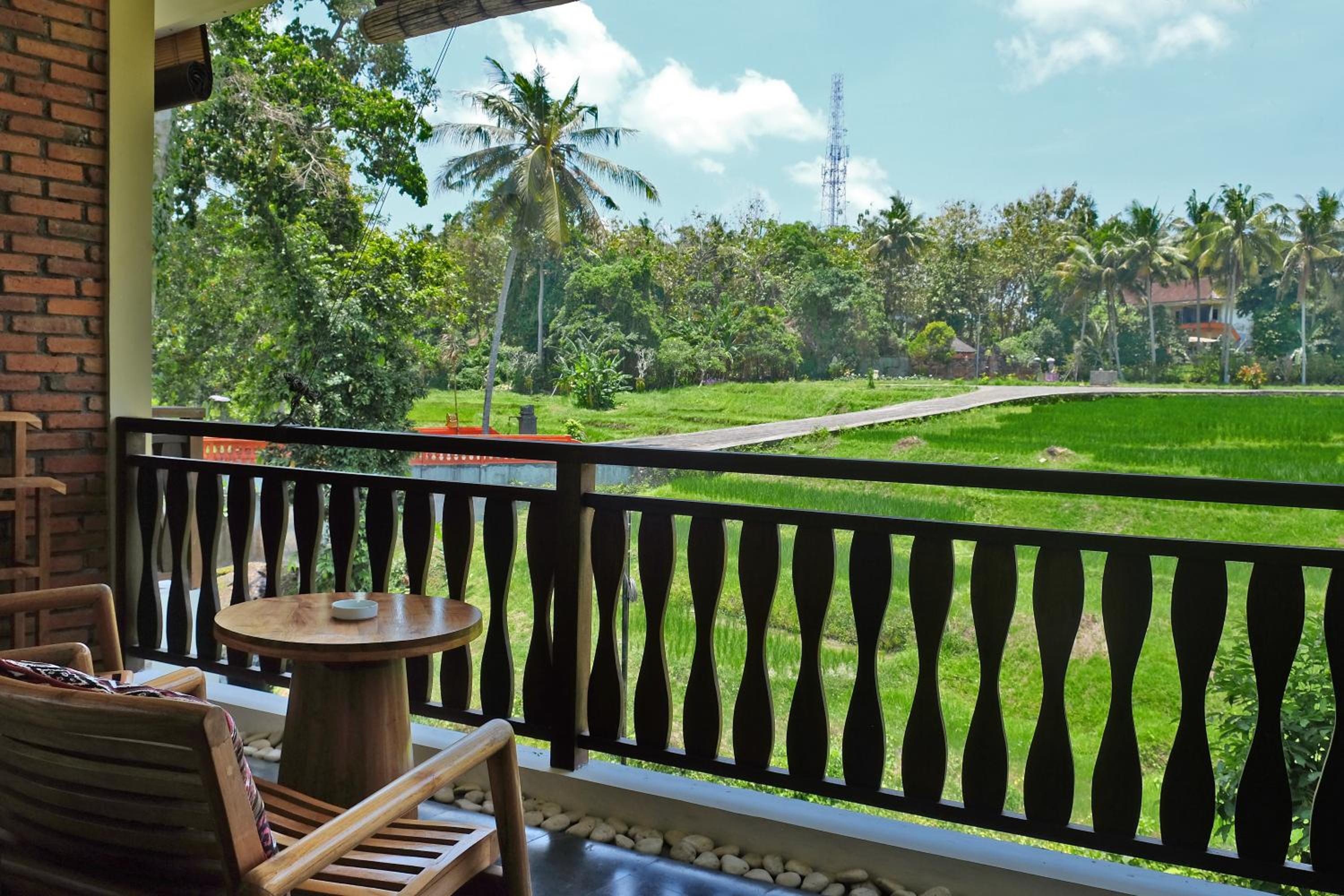Junior Suite with Rice Field View and Free Benefits - Photo 3
