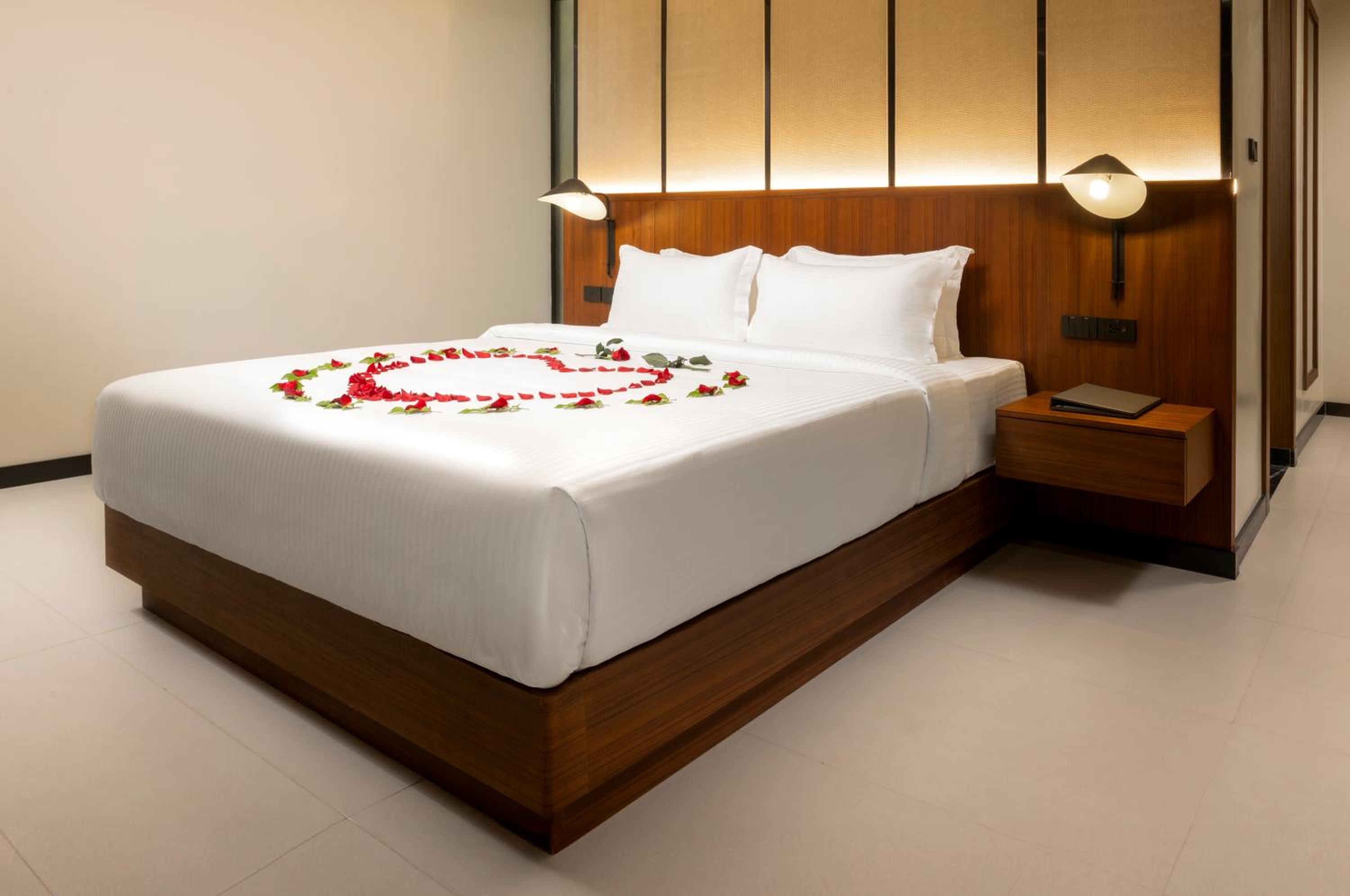 Large Double Room - Photo 3