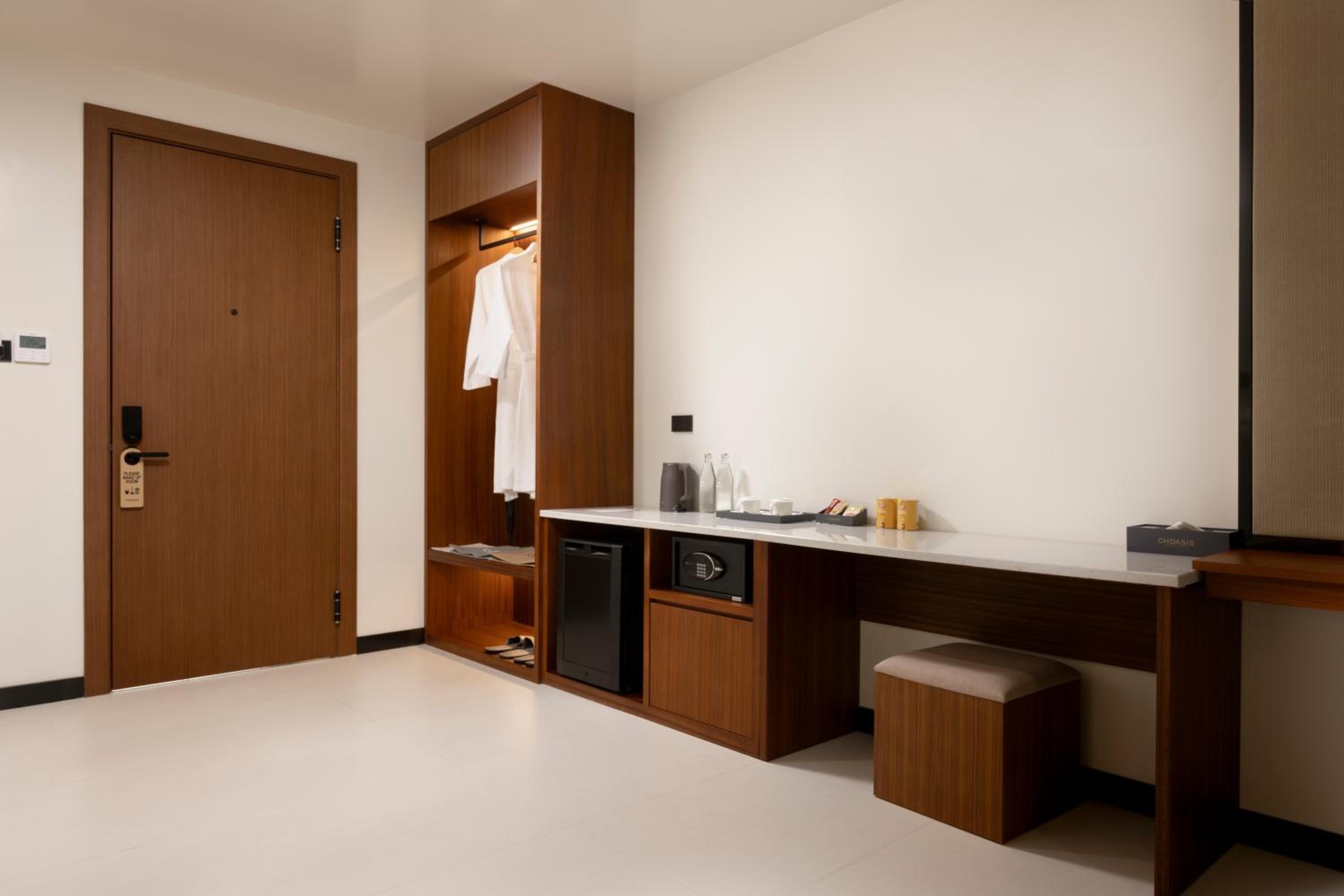 Large Double Room - Photo 2