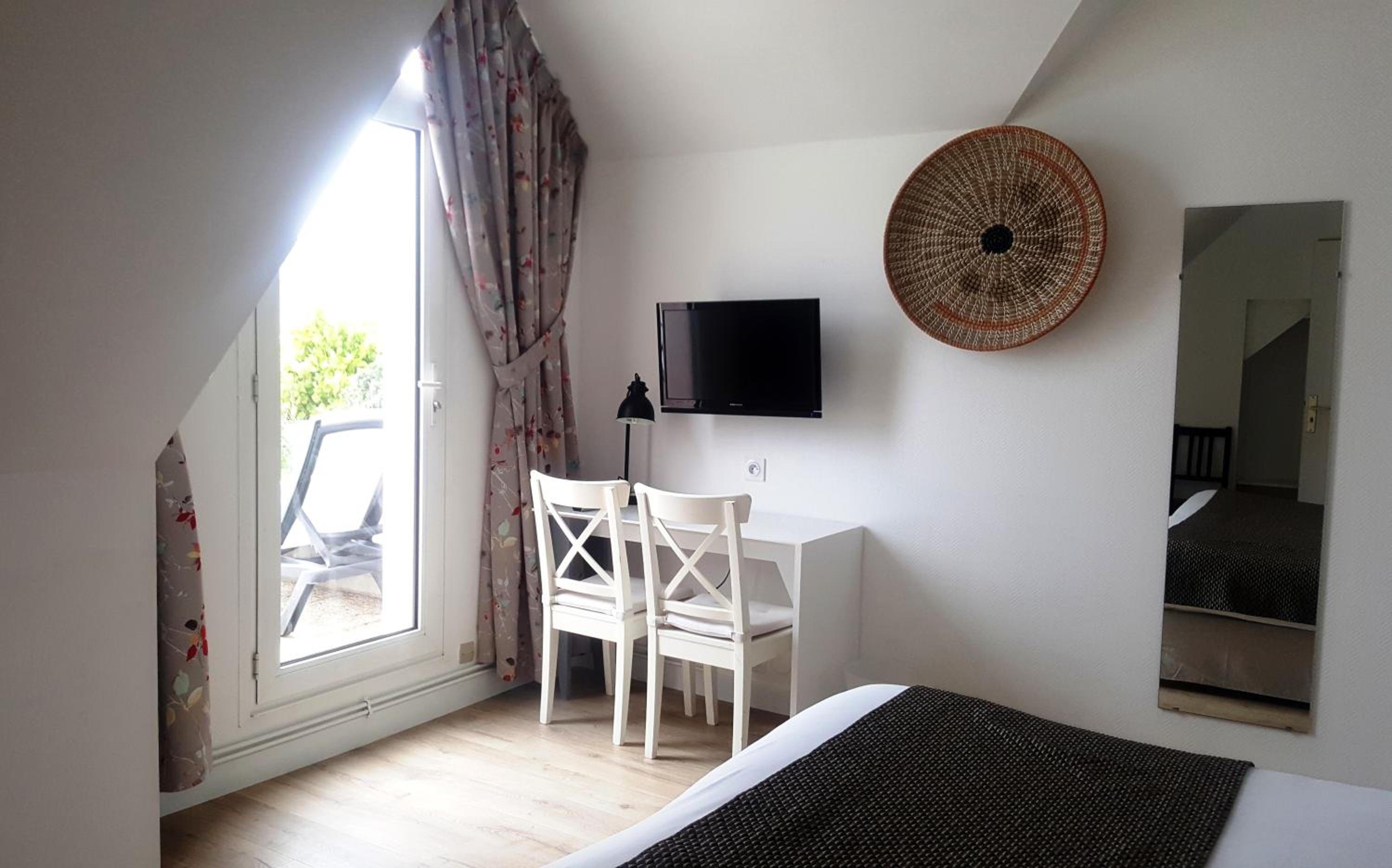 Superior Double or Twin Room with Terrace - Photo 10