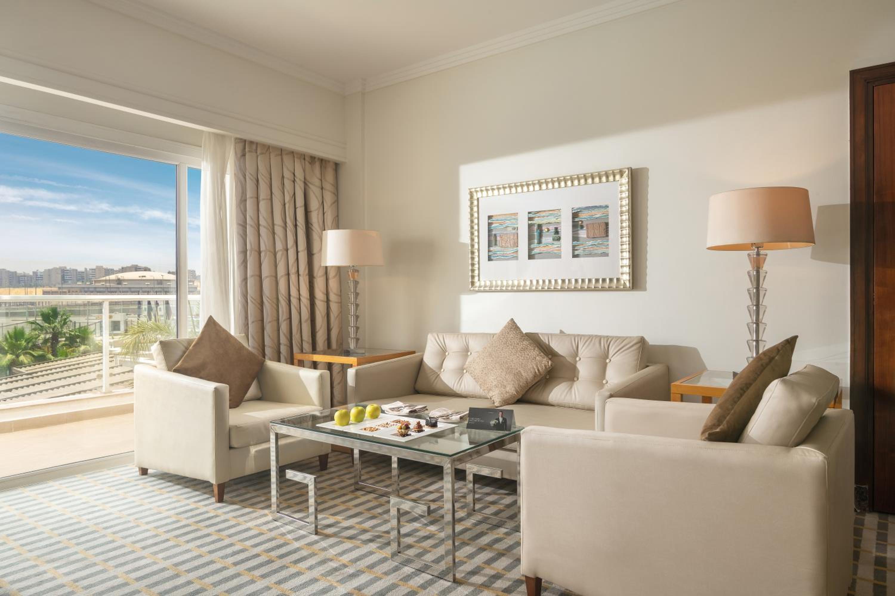 Executive Suite - Photo 13