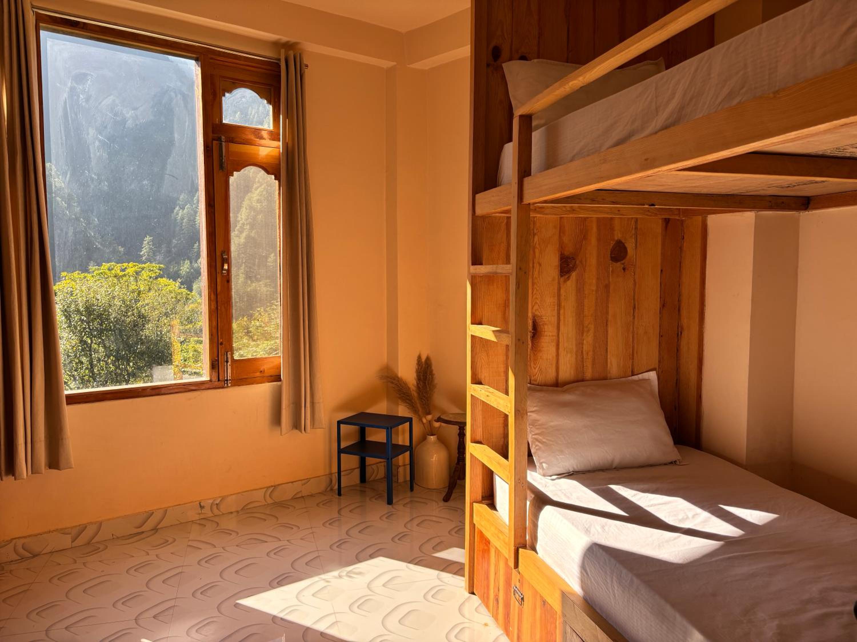 Bed in 4-Bed Mixed Dormitory Room photo 1
