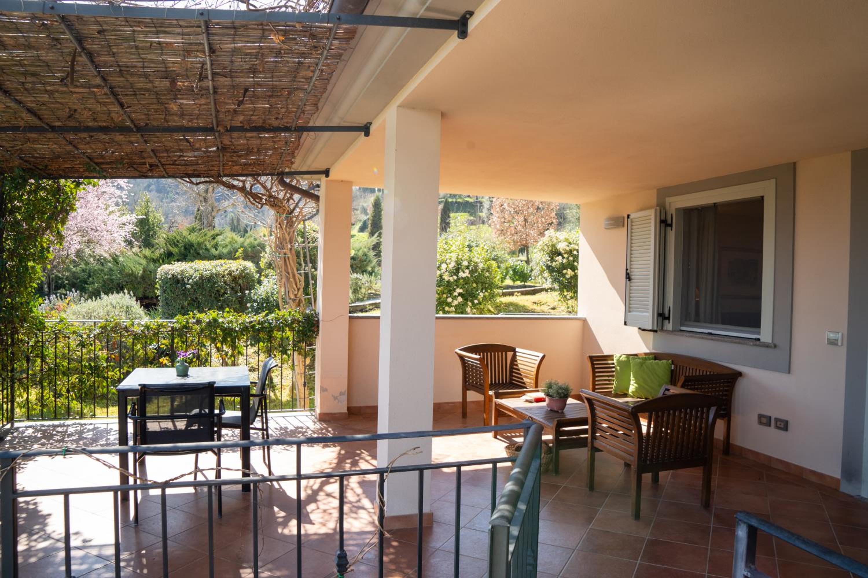 Double Room with Patio - Photo 6
