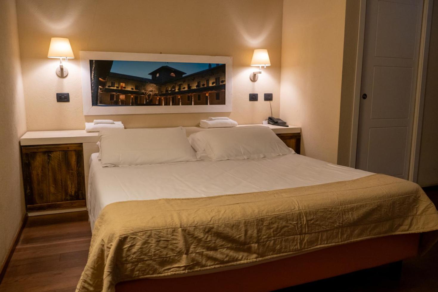 Double Room - Photo 4