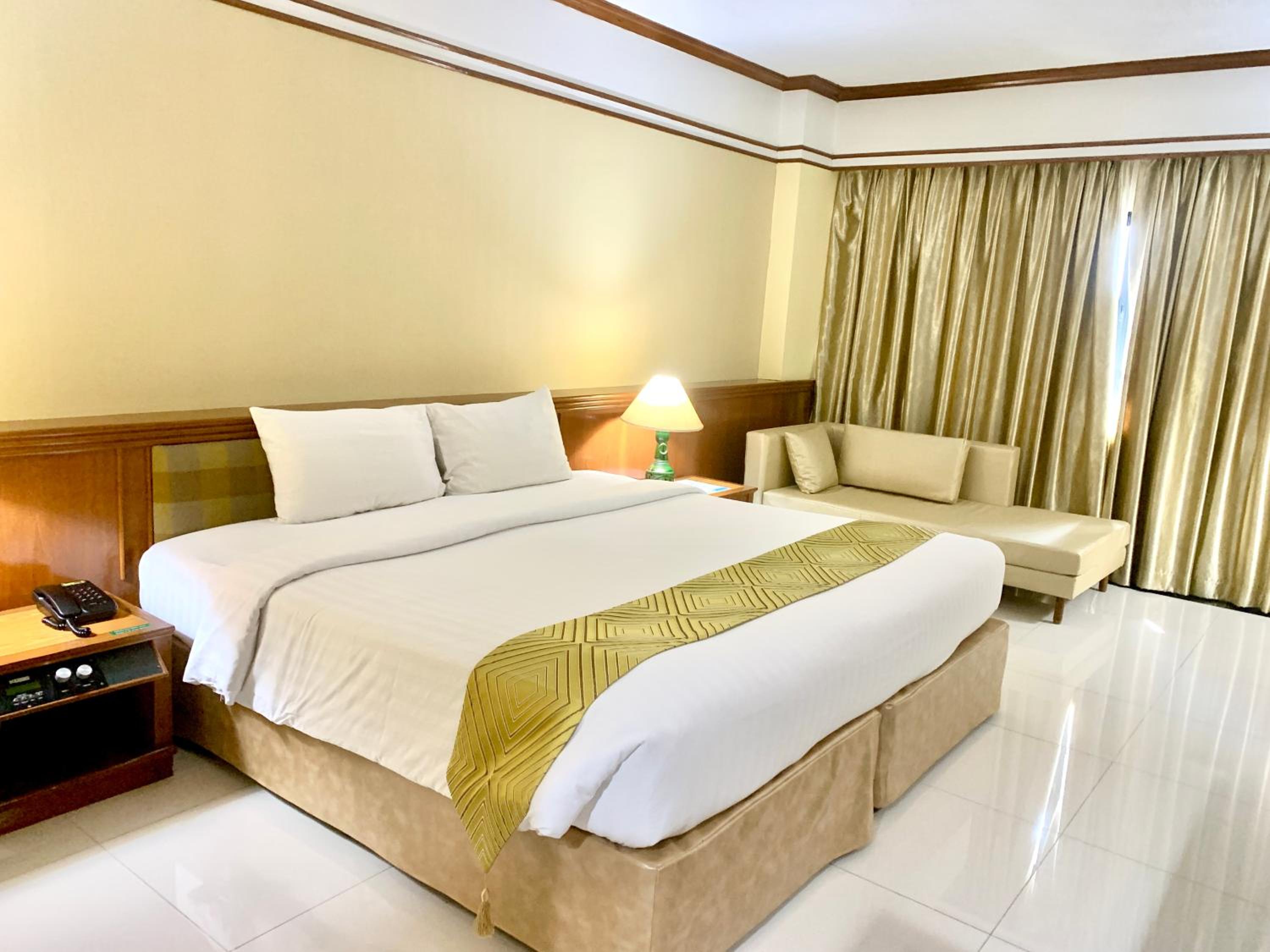 Deluxe Double Or Twin Room - Half Board photo 1
