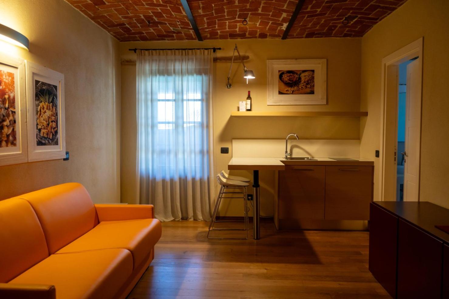 One-Bedroom Apartment with Pool View - Photo 1