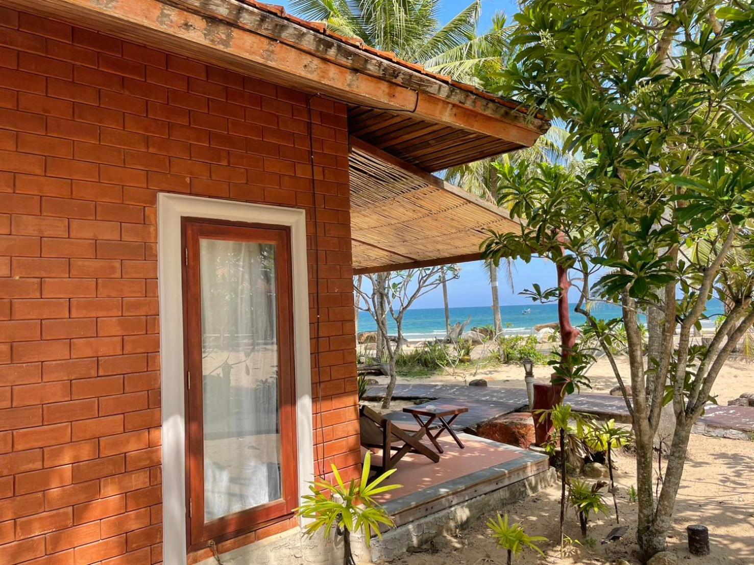 Beachfront One-Bedroom Villa with Sea View  photo 3