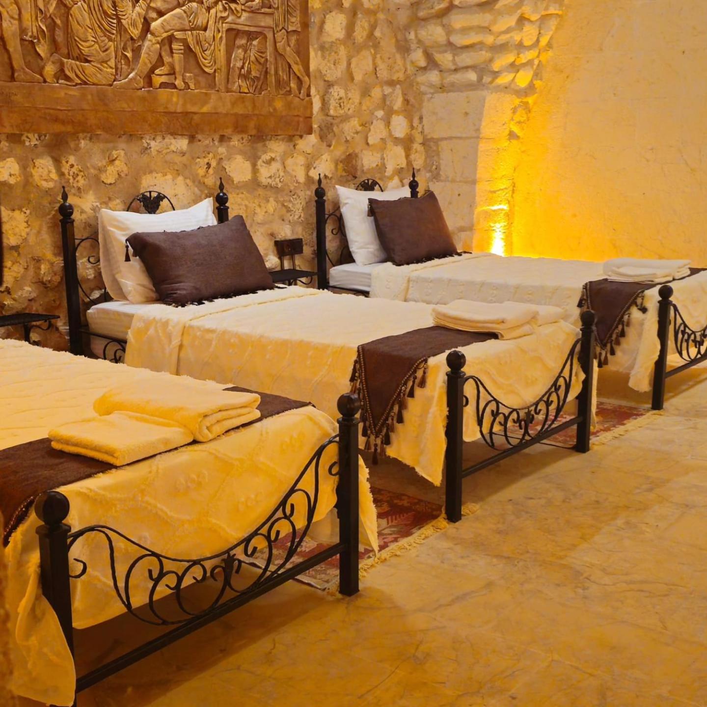 Deluxe Family Room - Photo 3