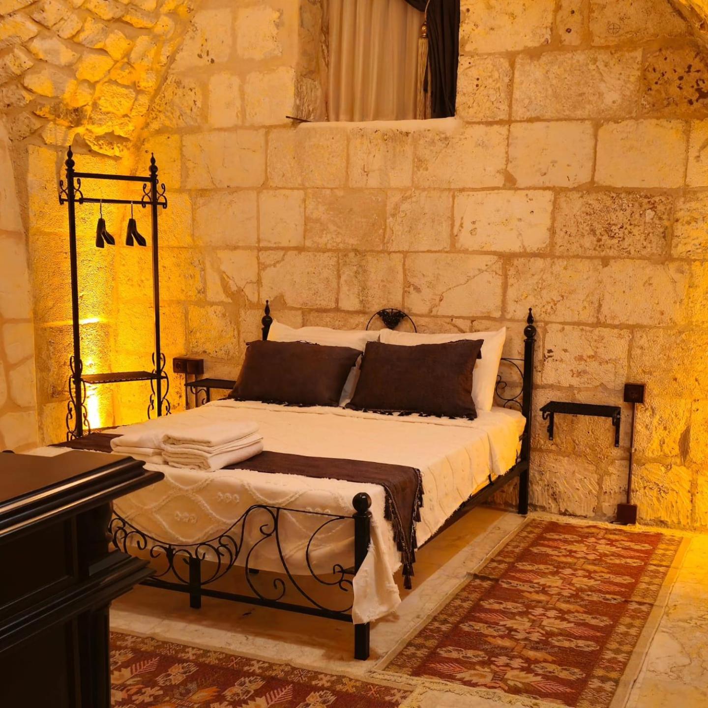 Deluxe Family Room - Photo 1