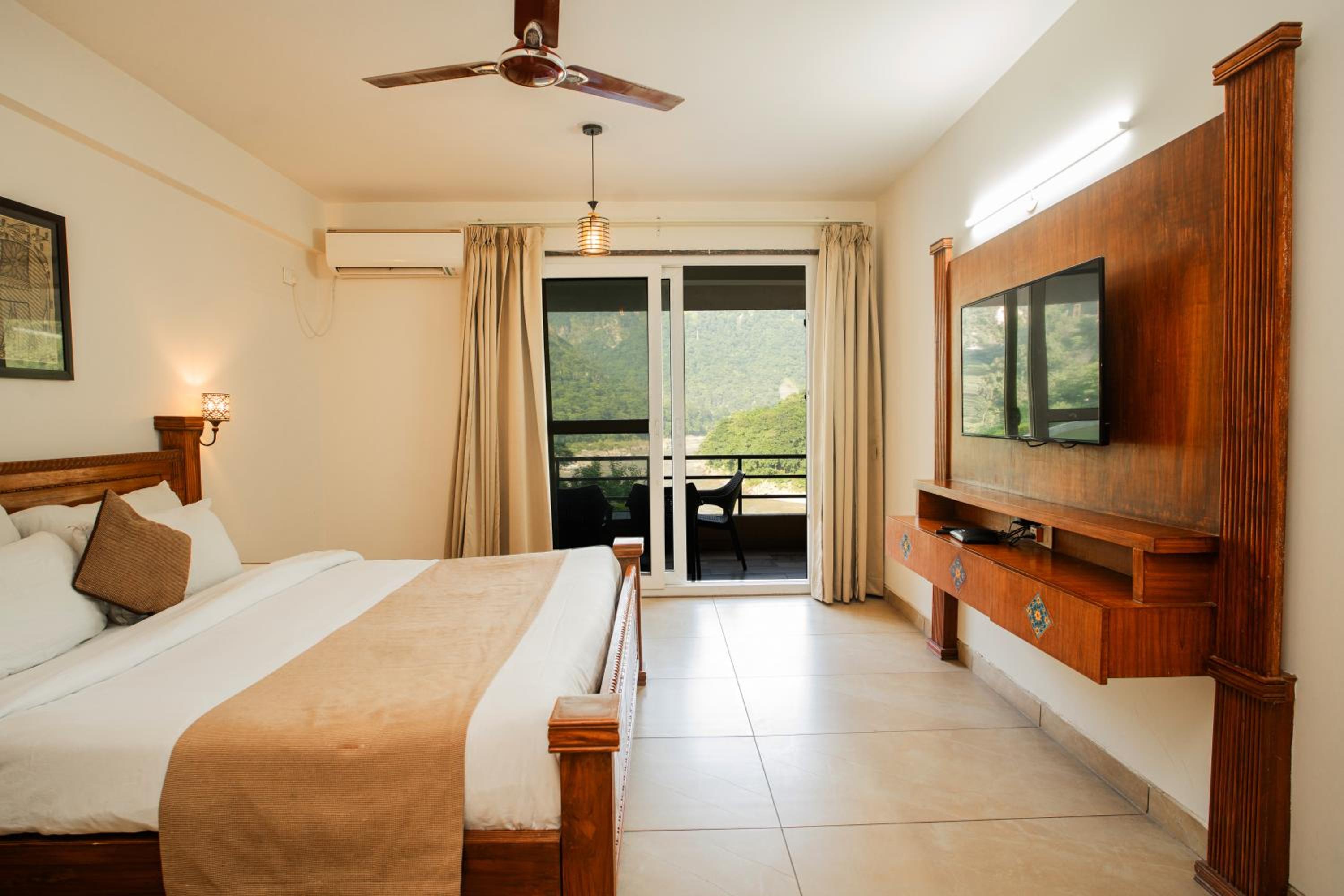 2 Bedroom Deluxe Ganga View Apartment With Balcony