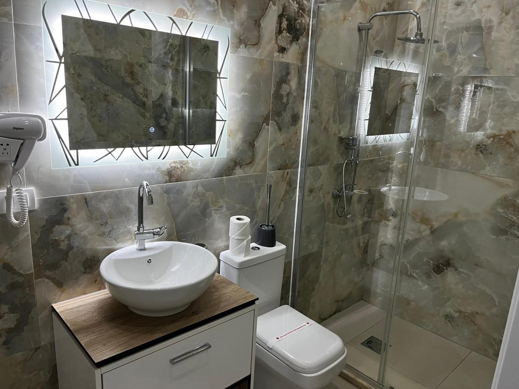 Deluxe Family Suite photo 3