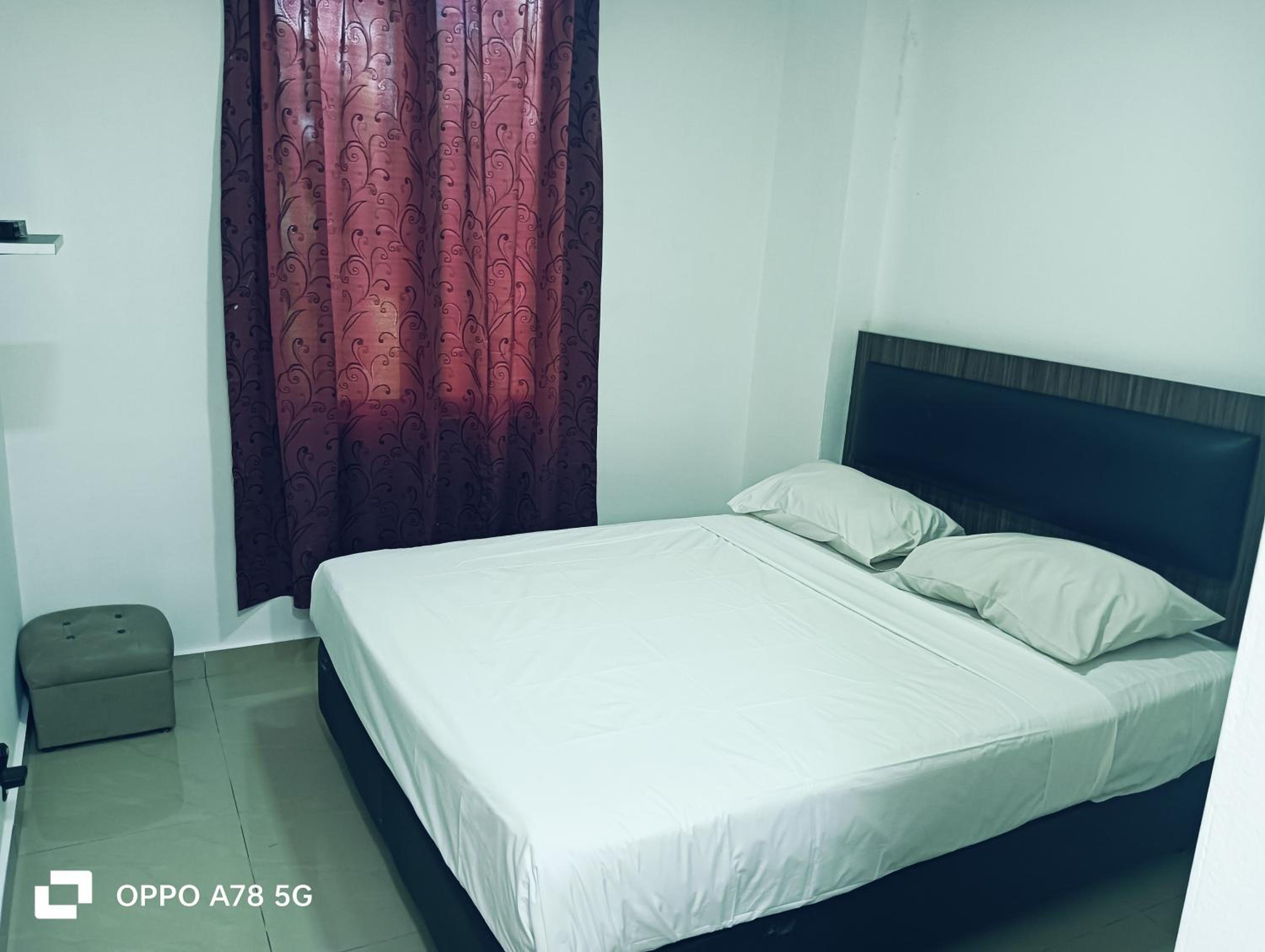 Queen Room with Garden View