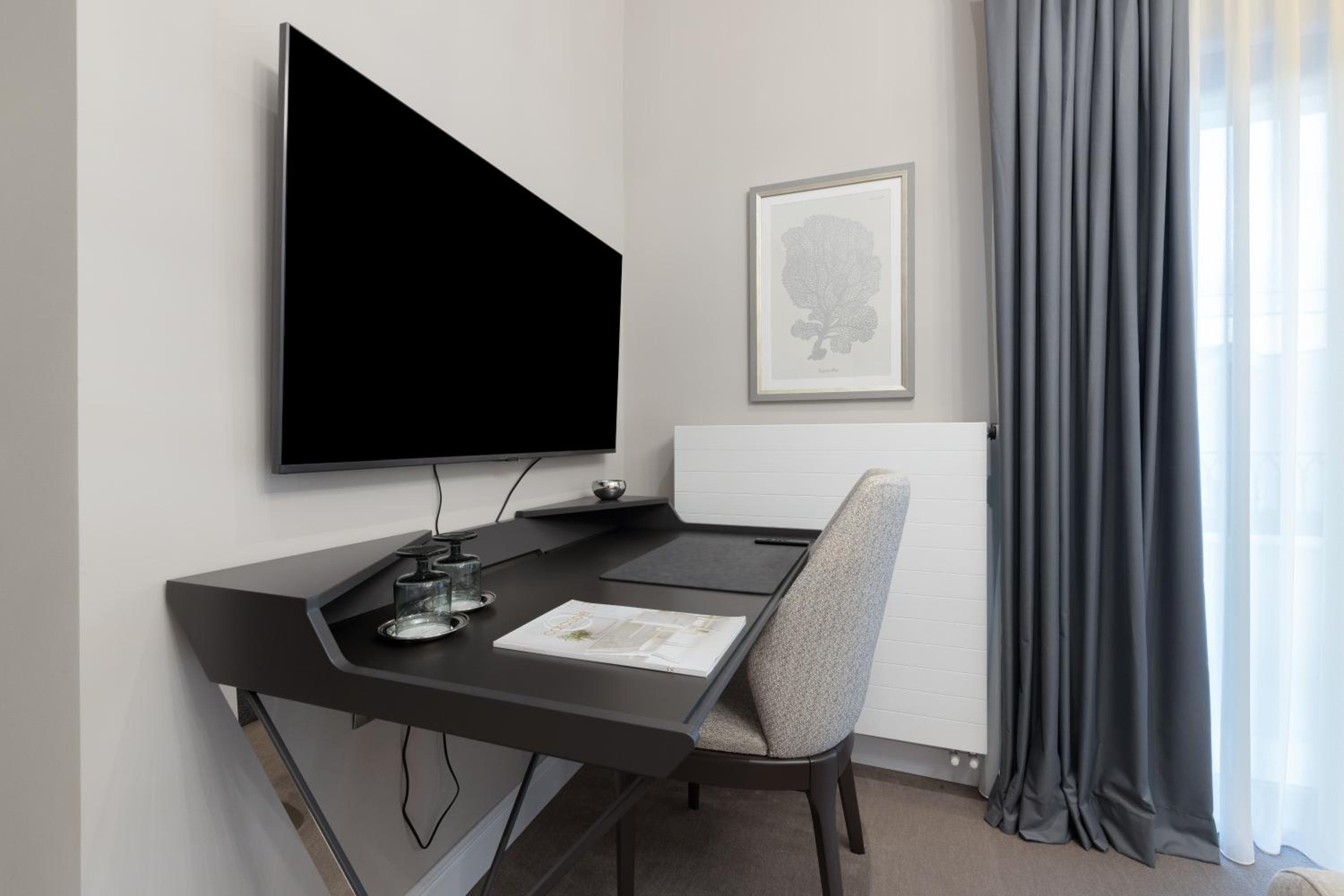 King Room with Balcony photo 3