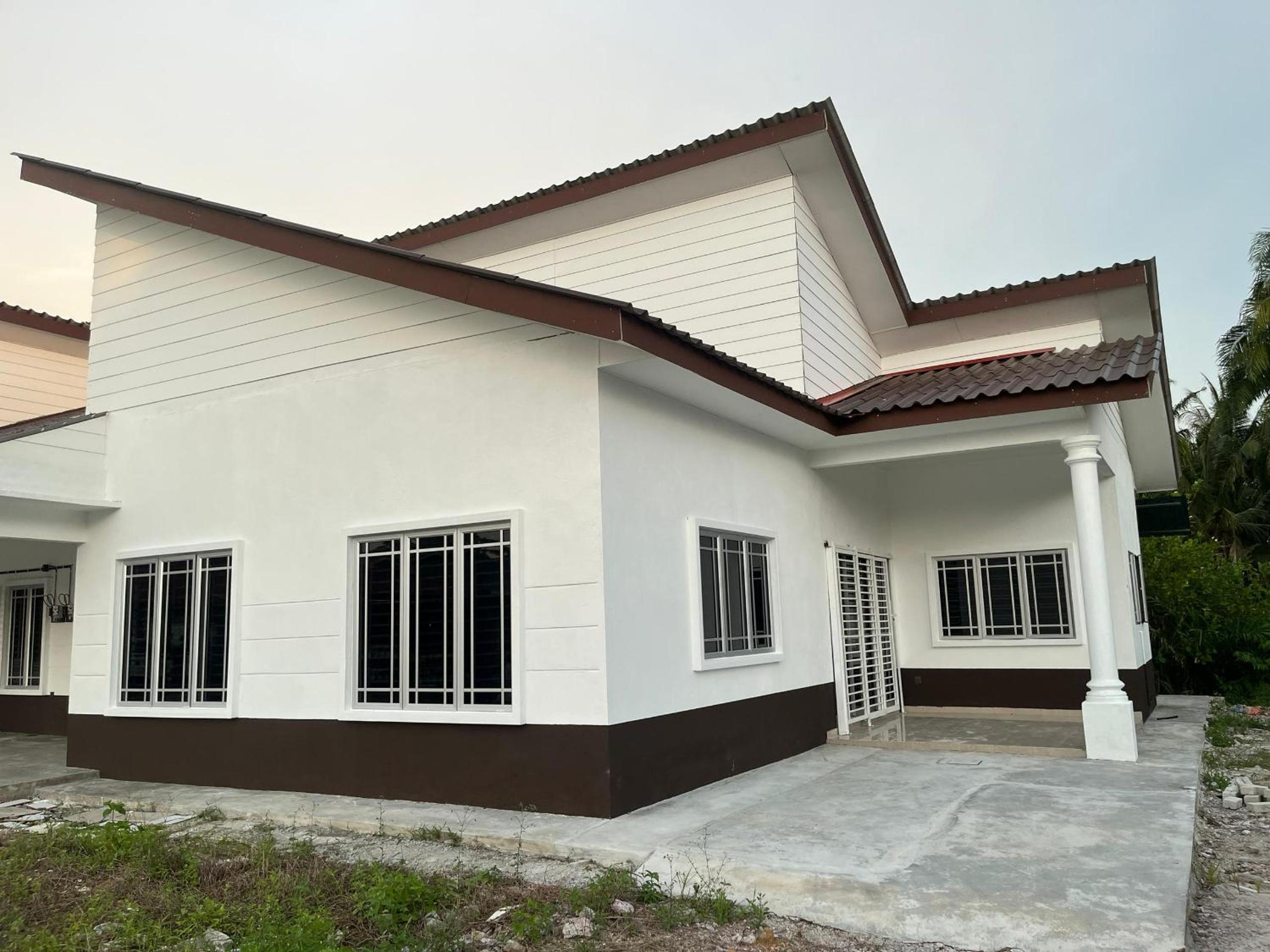 Three-Bedroom House photo 1