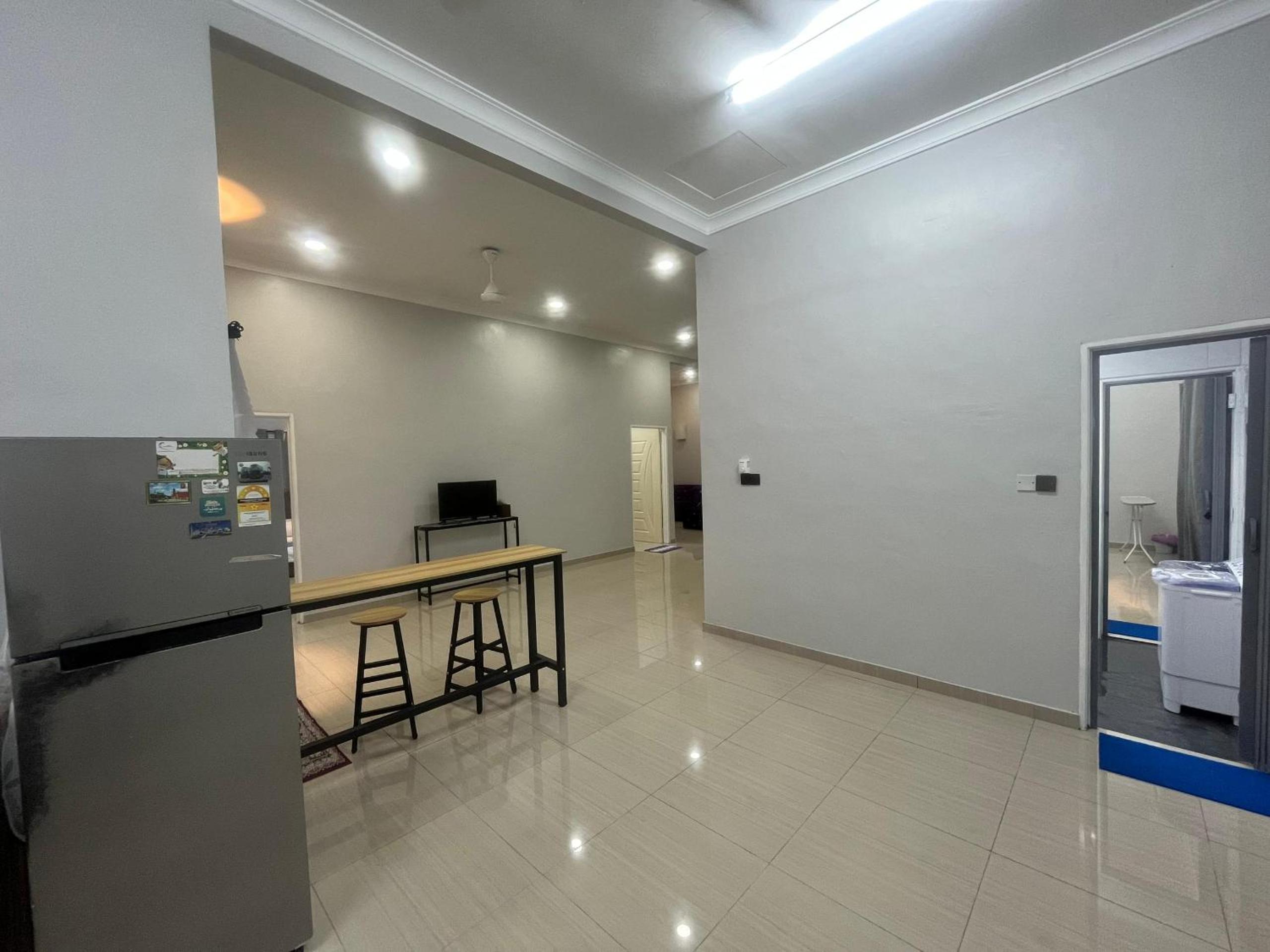 Three-Bedroom House photo 2