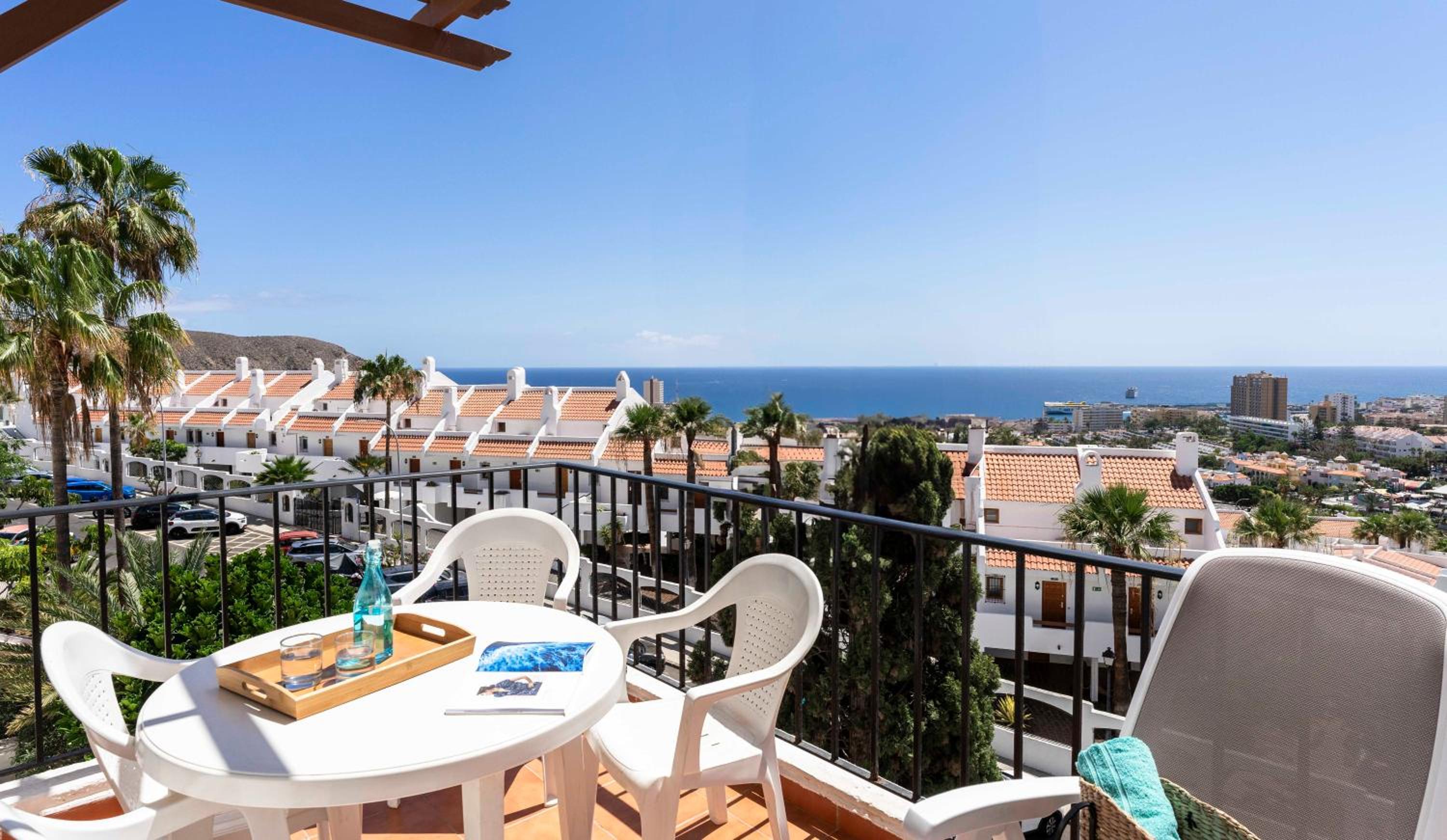 One-Bedroom Apartment with Sea View