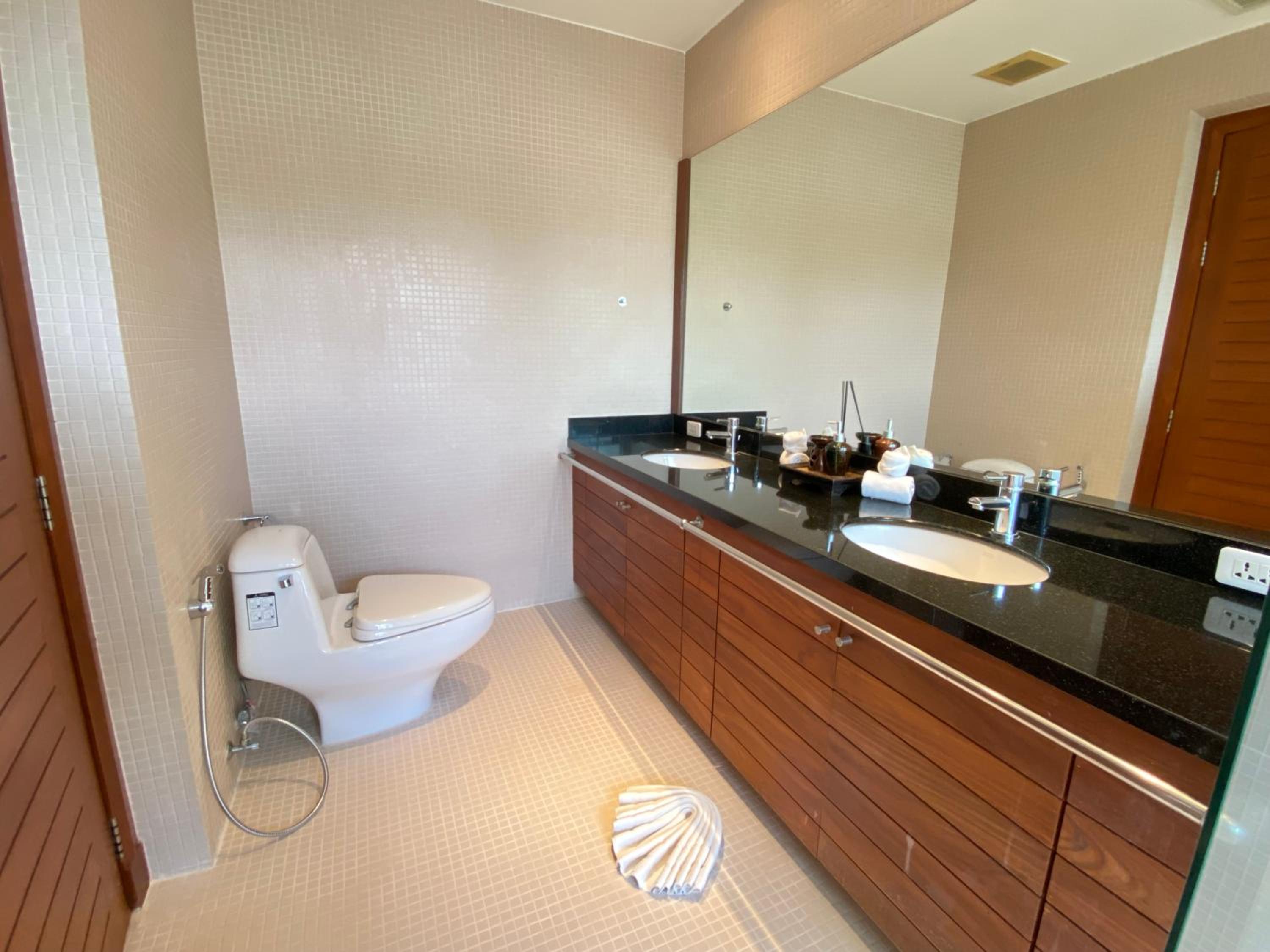Three-Bedroom Villa photo 3