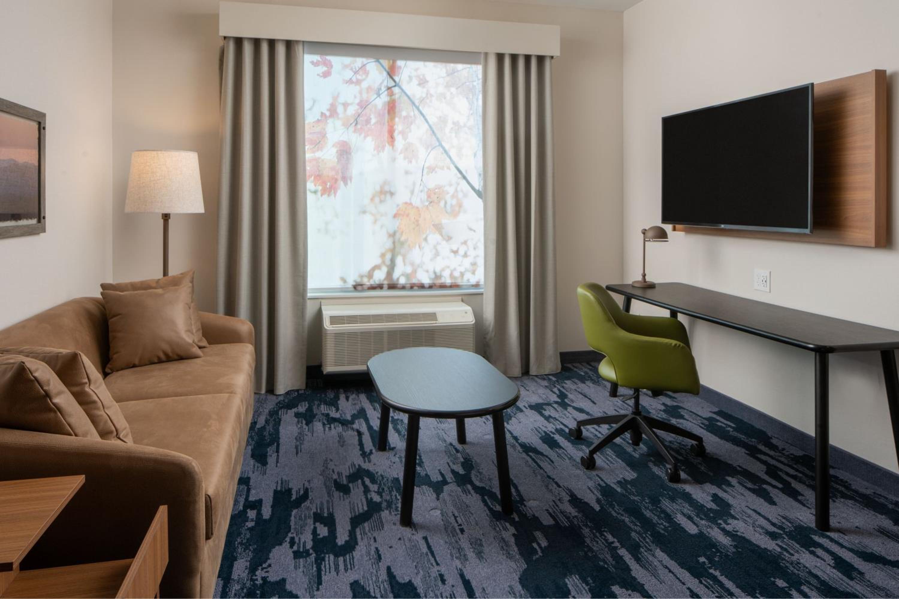King Studio Suite with Sofa Bed and Skyline View - Photo 1