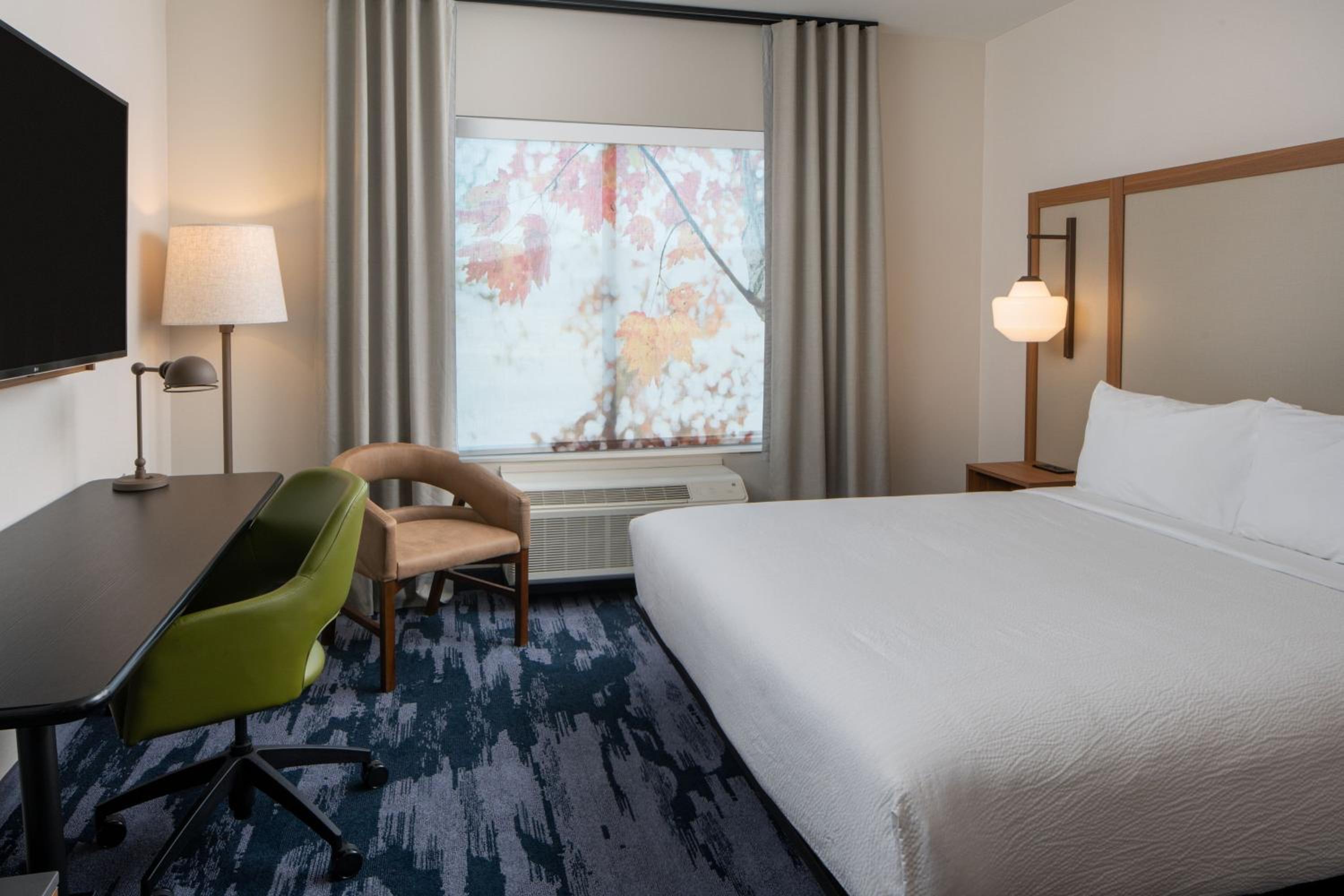 King Room with Skyline View - Photo 6