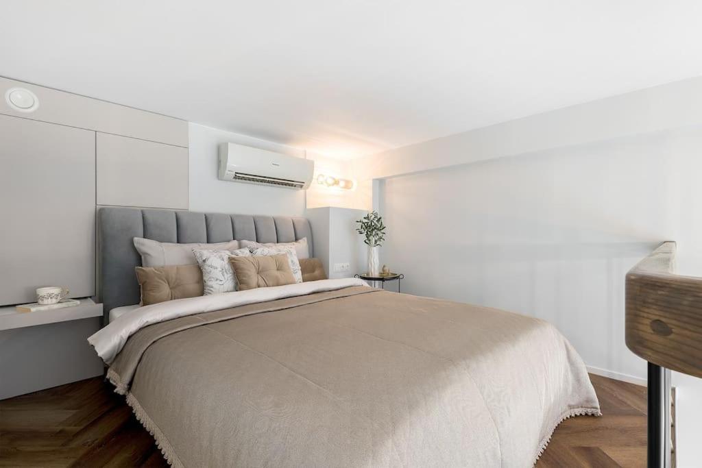 One-Bedroom Apartment photo 3