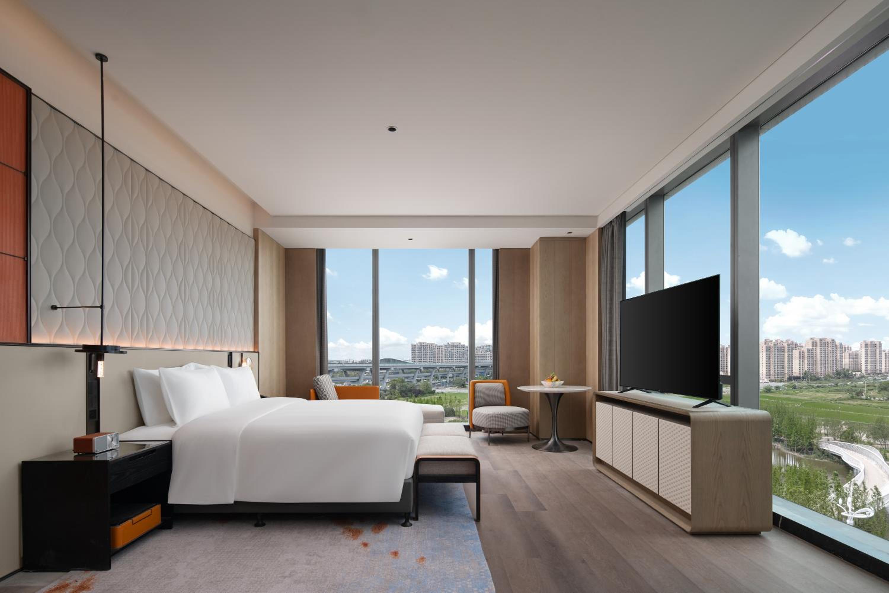 Premium Lake View King Room photo 2