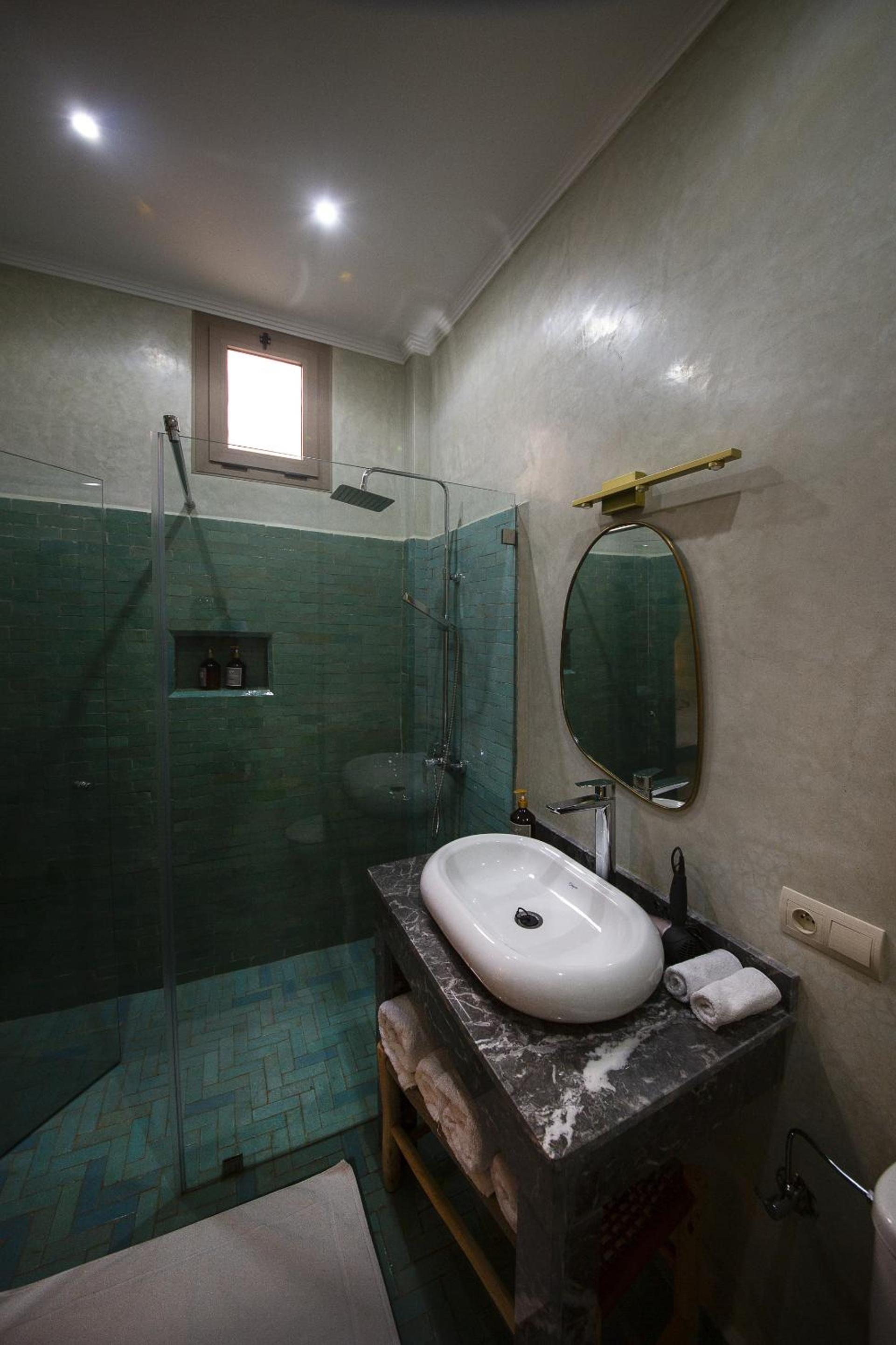 Superior Suite - Photo 7