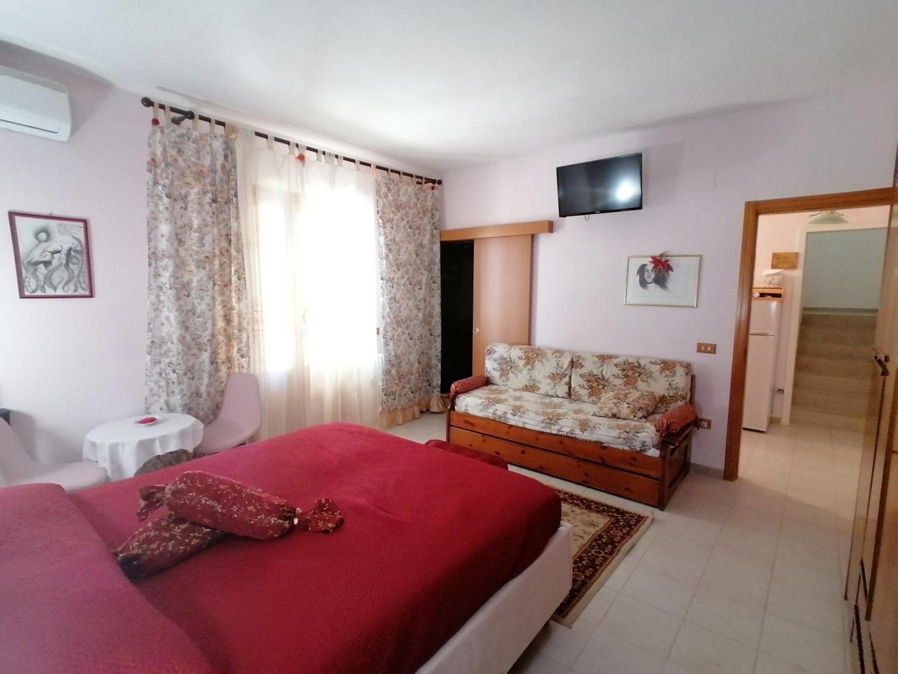King Suite with Balcony photo 1