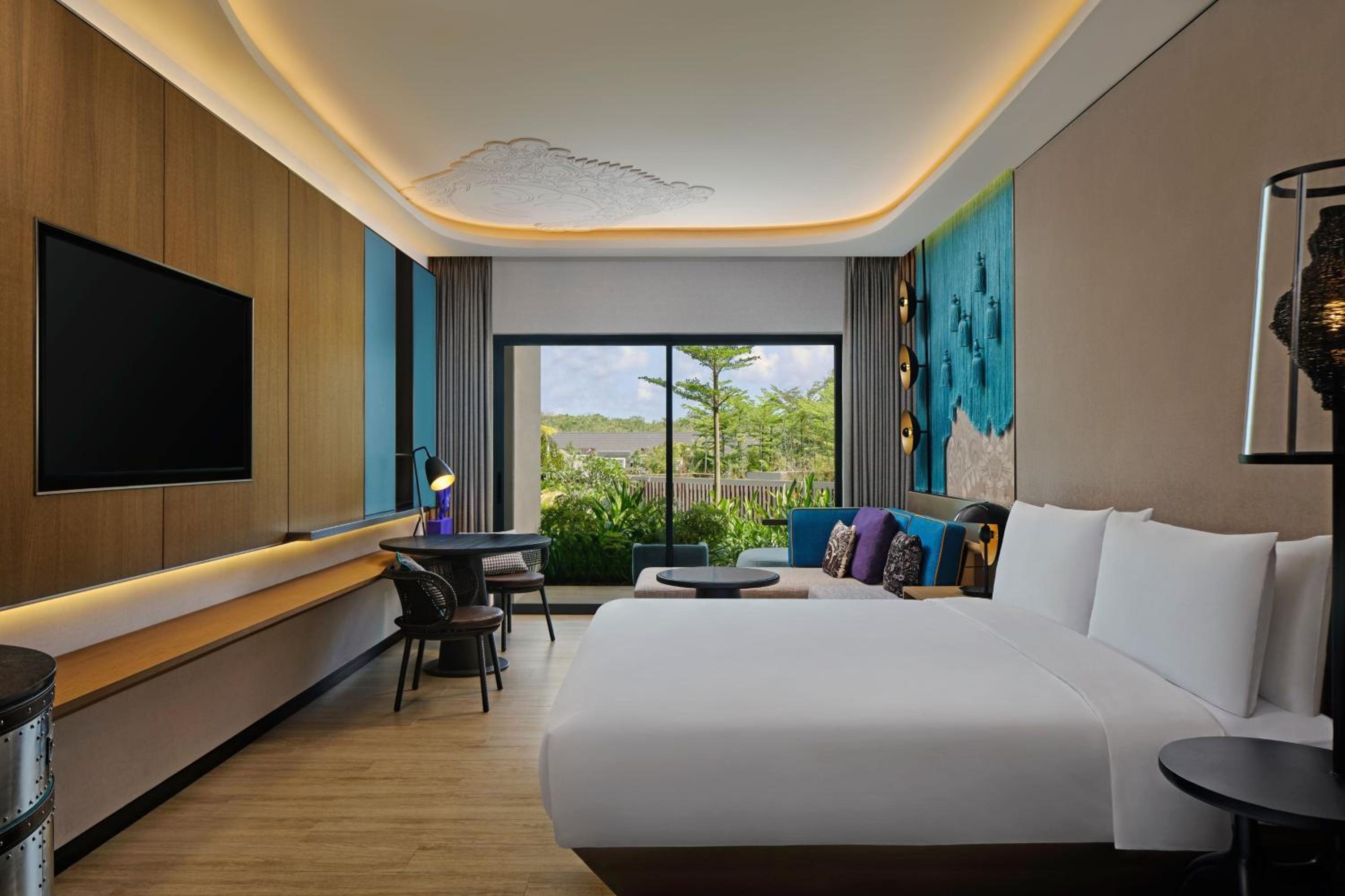 Poolside Deluxe King, Guest room, 1 King, Sofa bed, Balcony, Terrace with Free Scheduled Shuttle to Hotel’s Beach Facility  - Photo 3