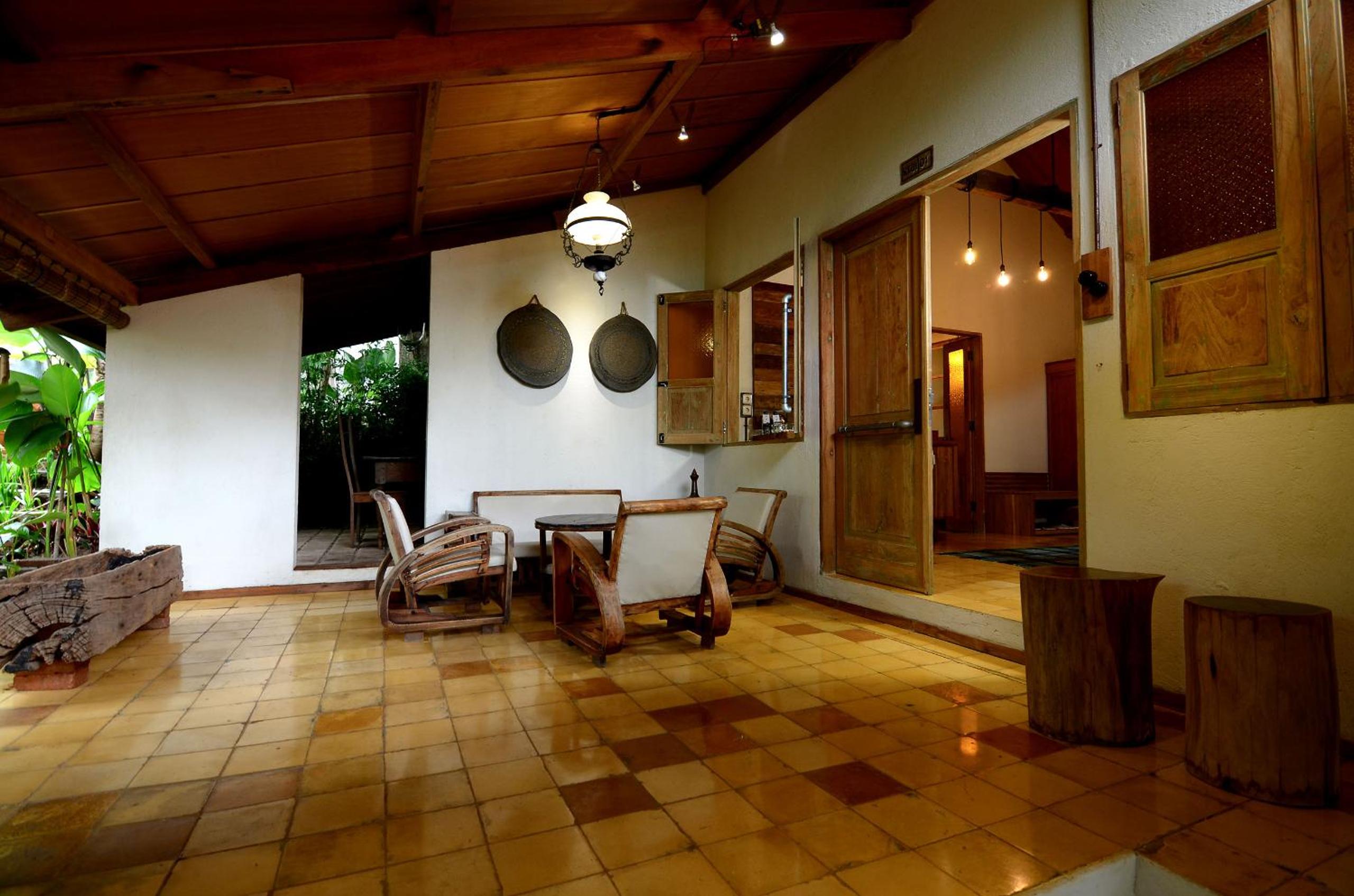 Pringgodani Standard King Room - Photo 3