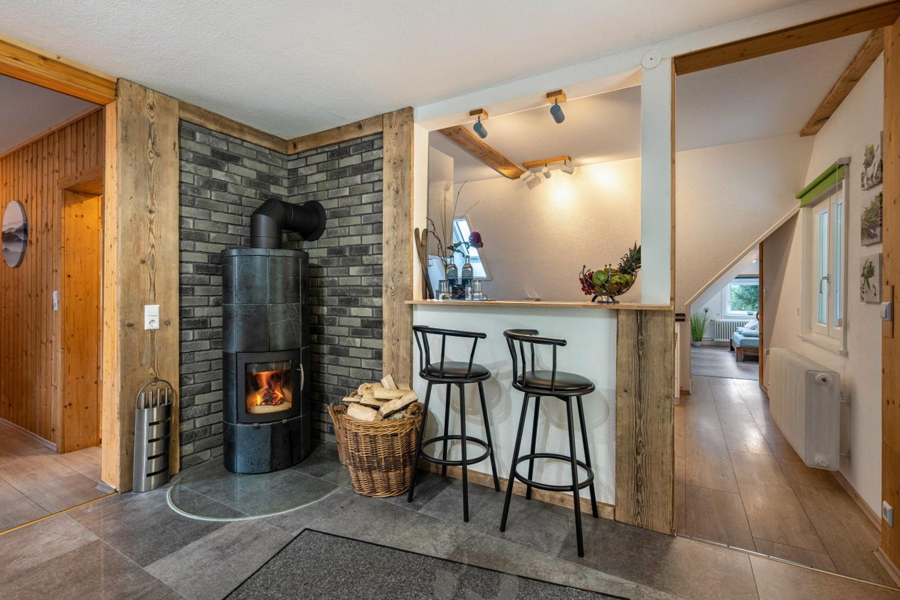 Three-Bedroom Apartment with Mountain View photo 3