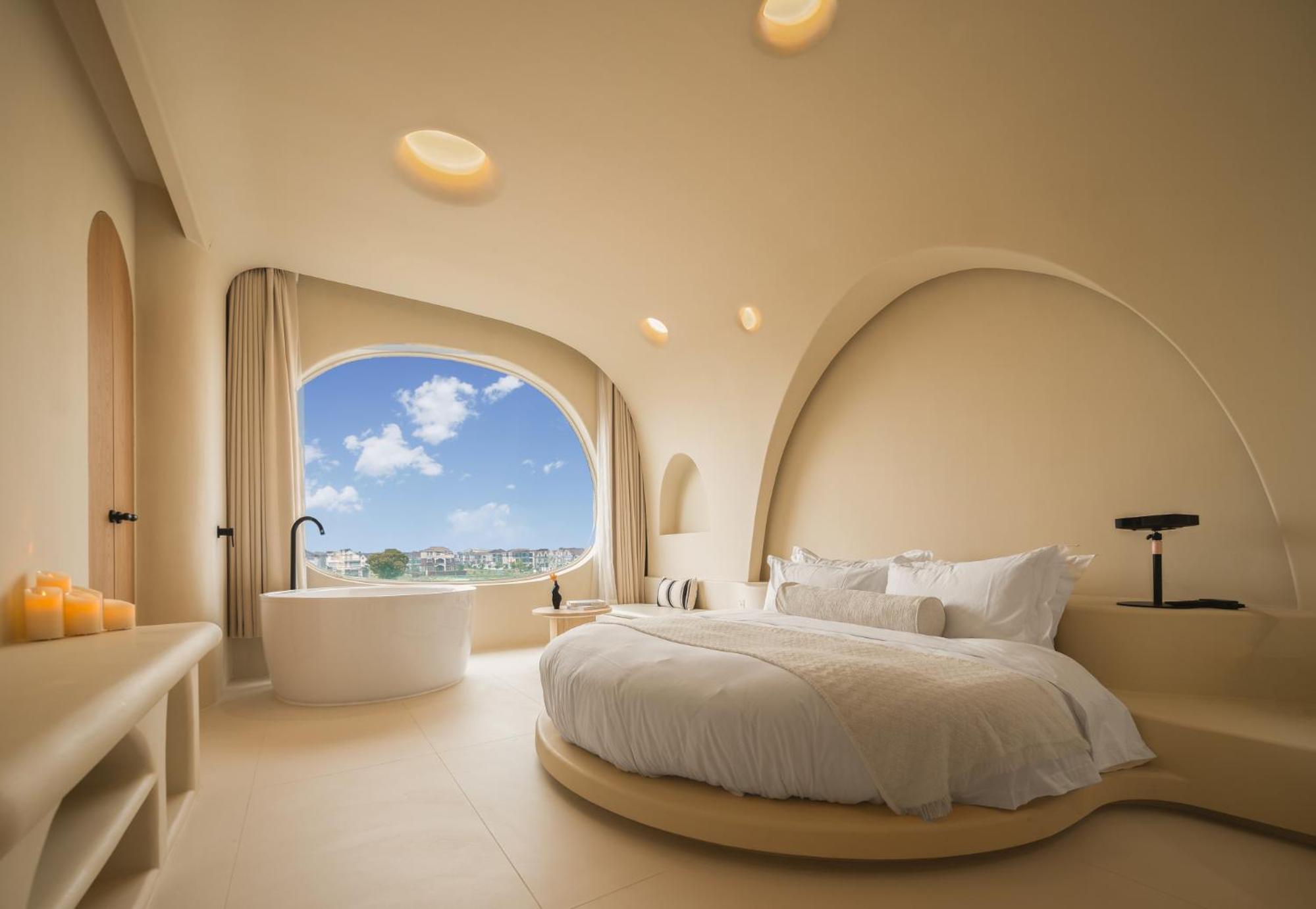 Field Round Bed Room photo 1