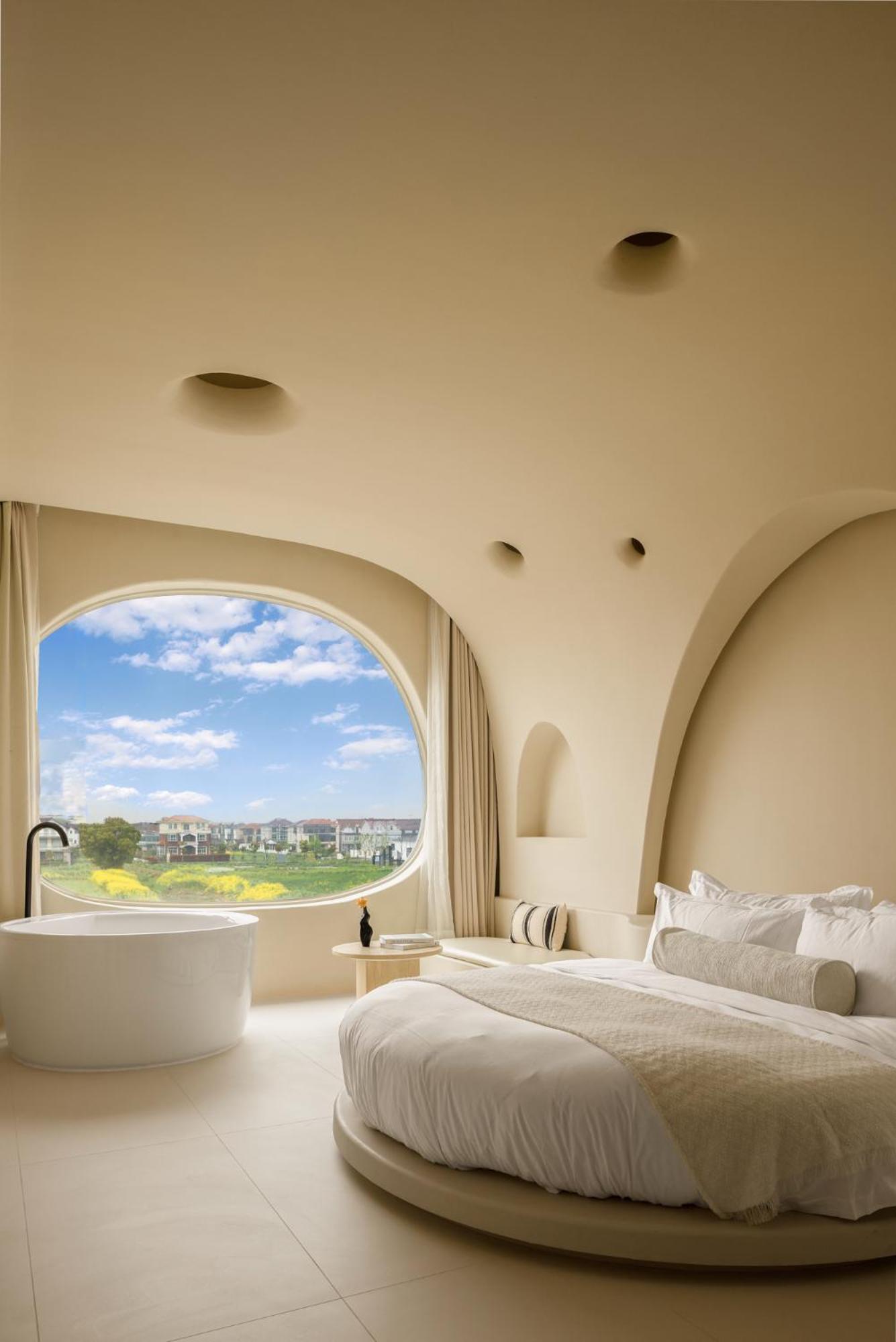 Field Round Bed Room photo 2