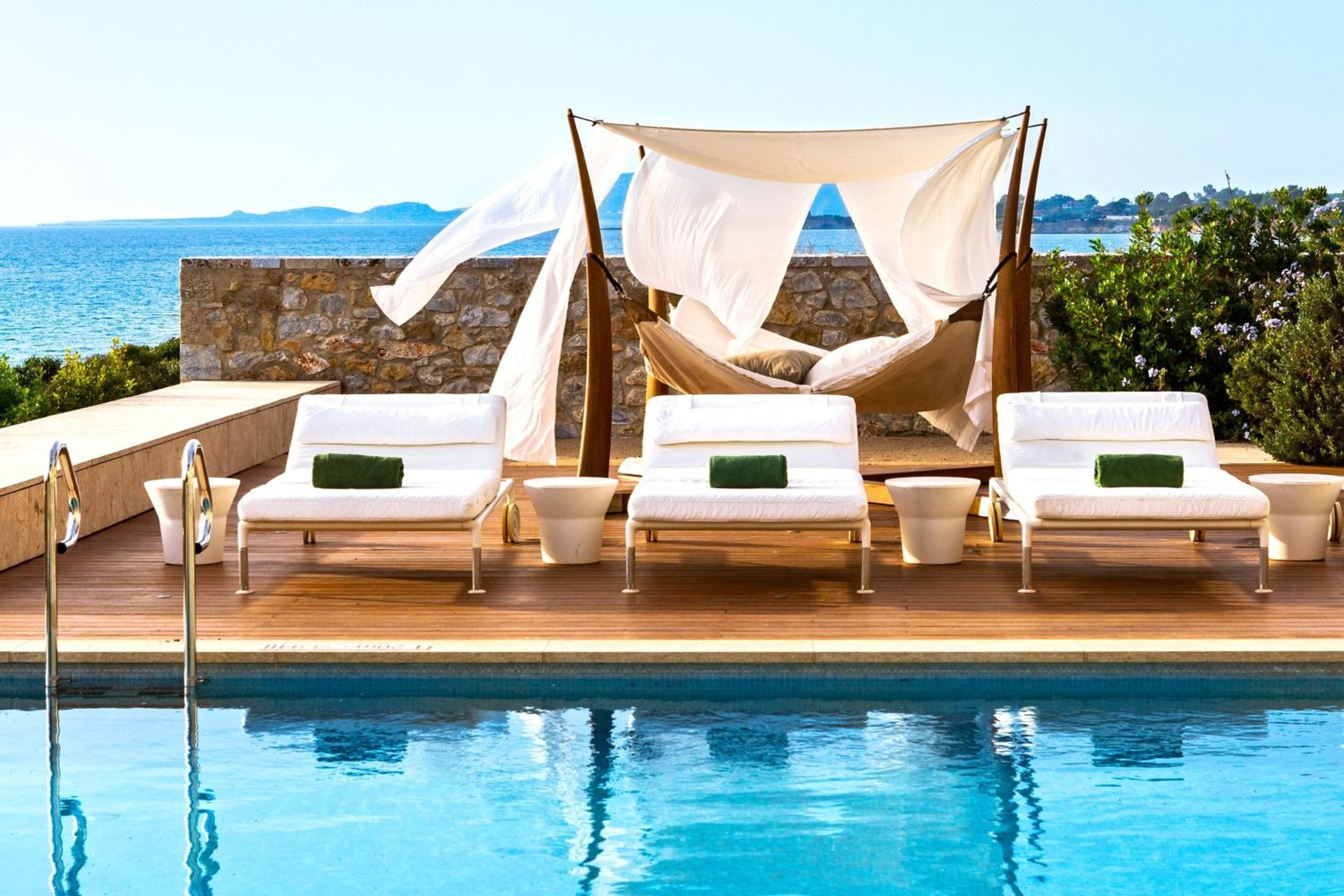 Koroni Villa, 3 Bedroom Villa, Seafront, Fireplace, Balcony thumbnail 6