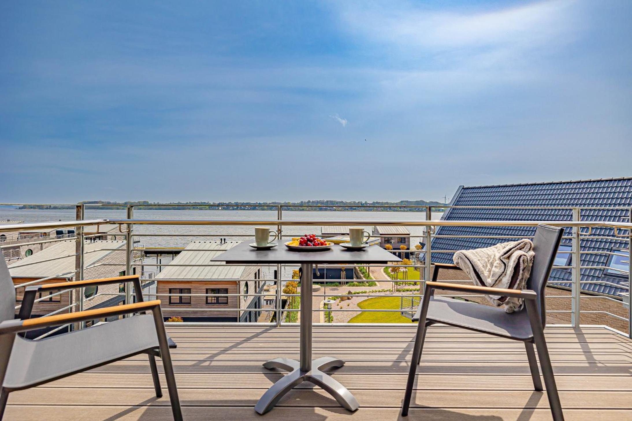 Apartment with Sea View photo 2
