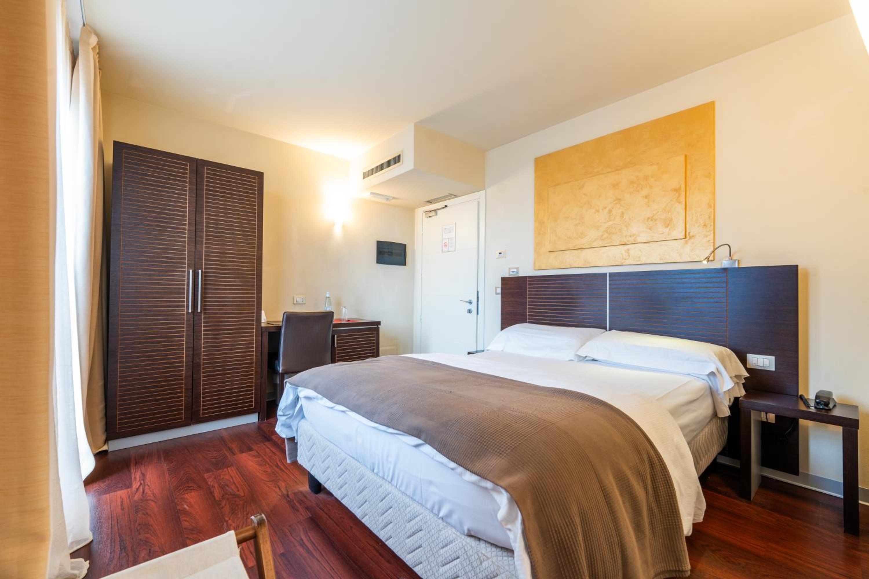 Basic Double Room  - Photo 1