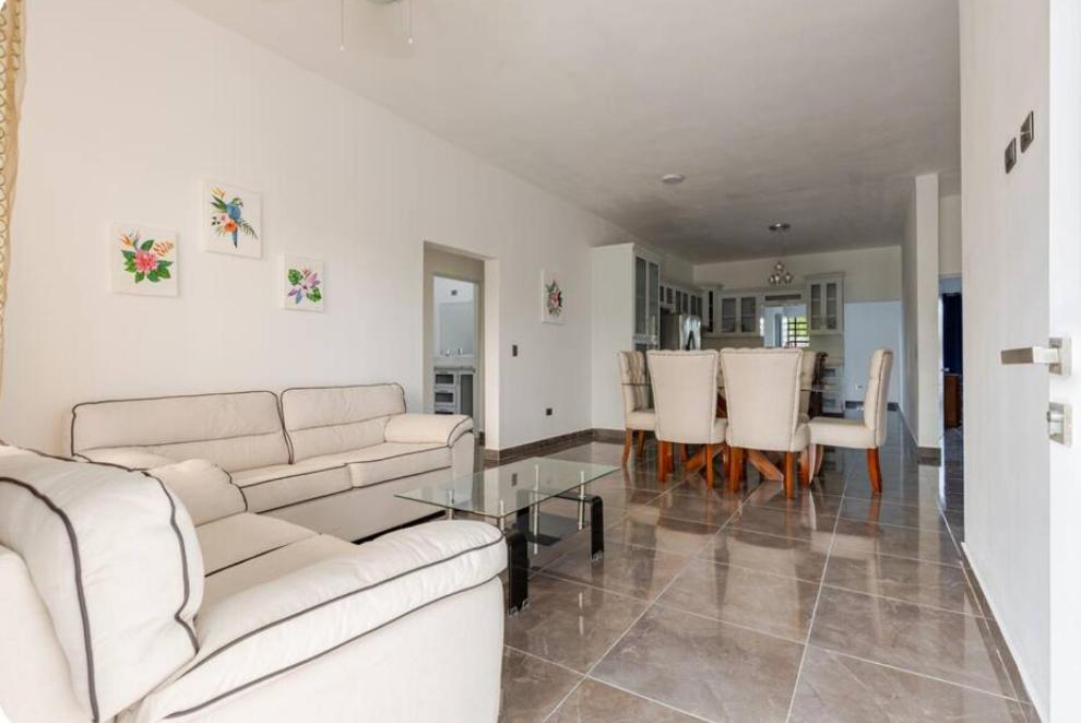 Three-Bedroom Villa photo 3