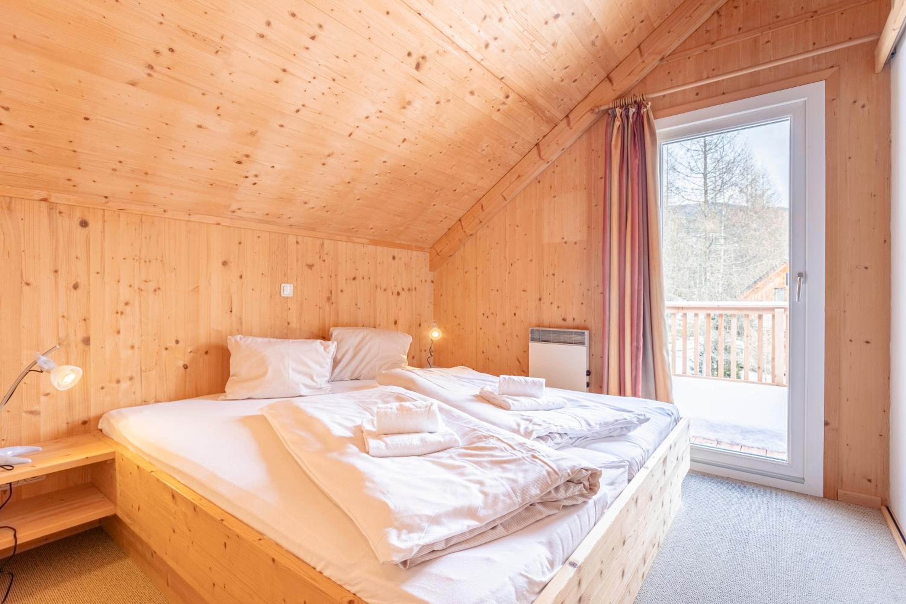 Chalet 140 with 4 bedrooms & sauna photo 1