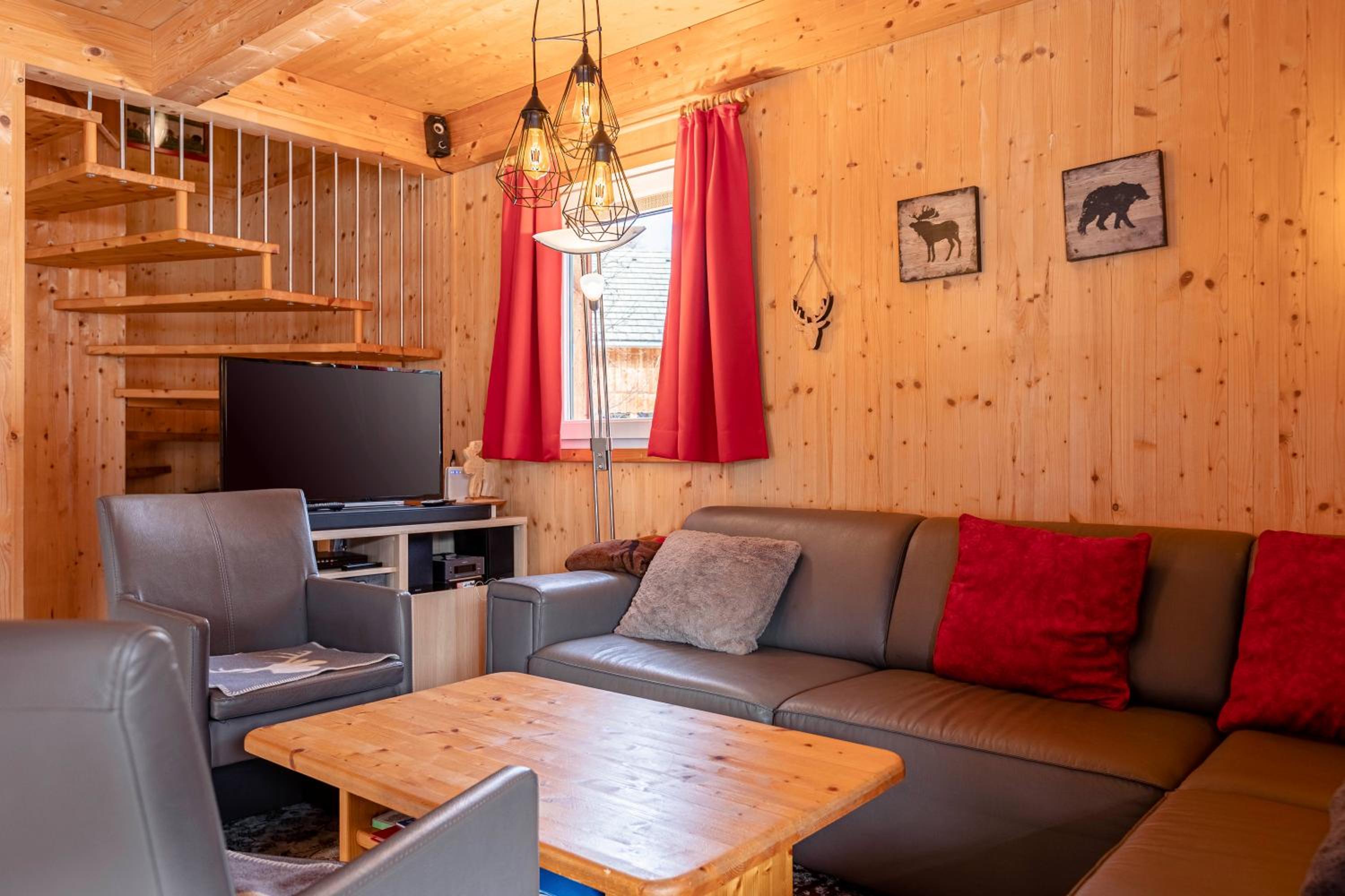 Chalet 139 with 4 bedrooms & whirlpool photo 1