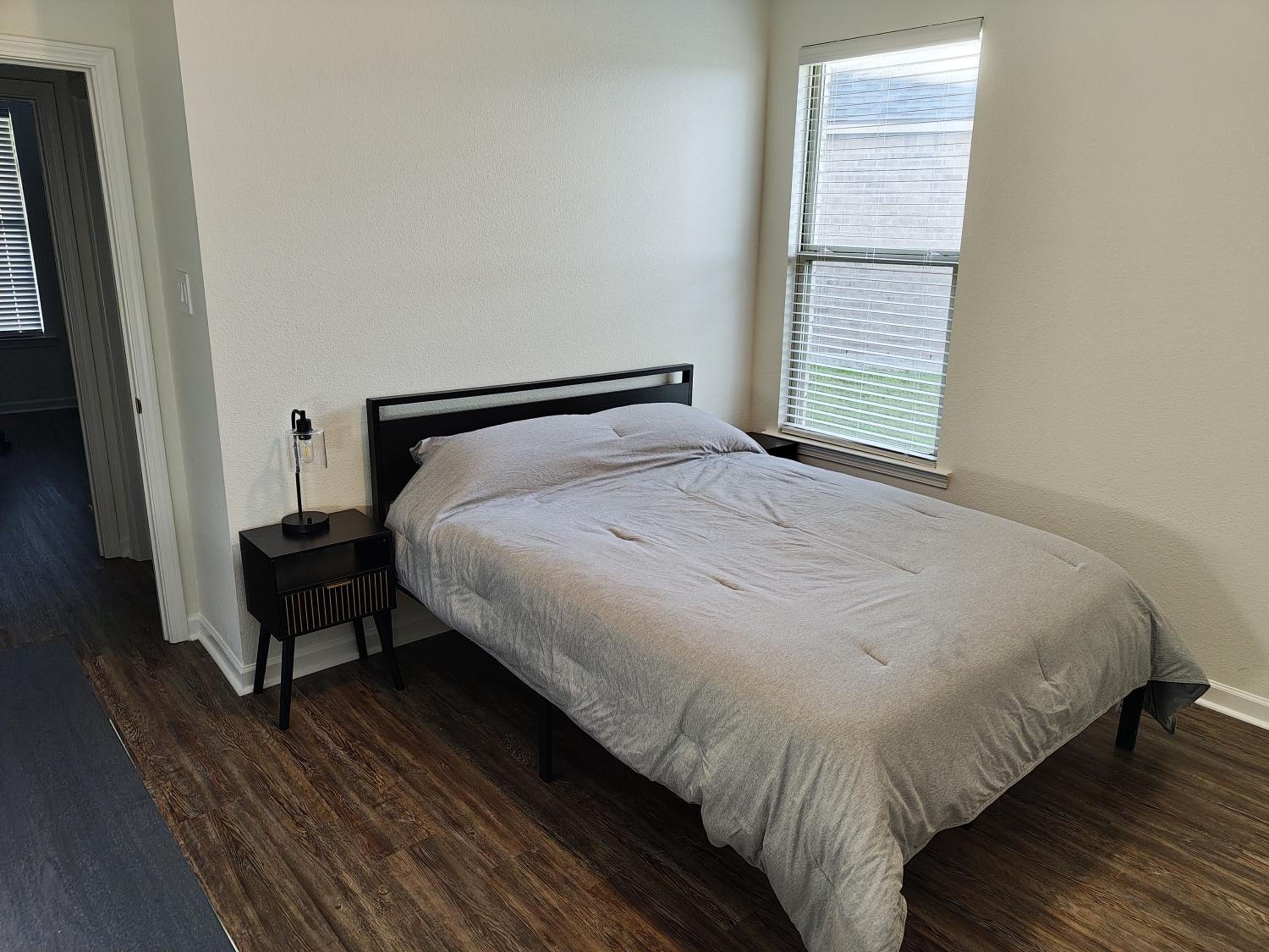Three-Bedroom House photo 3