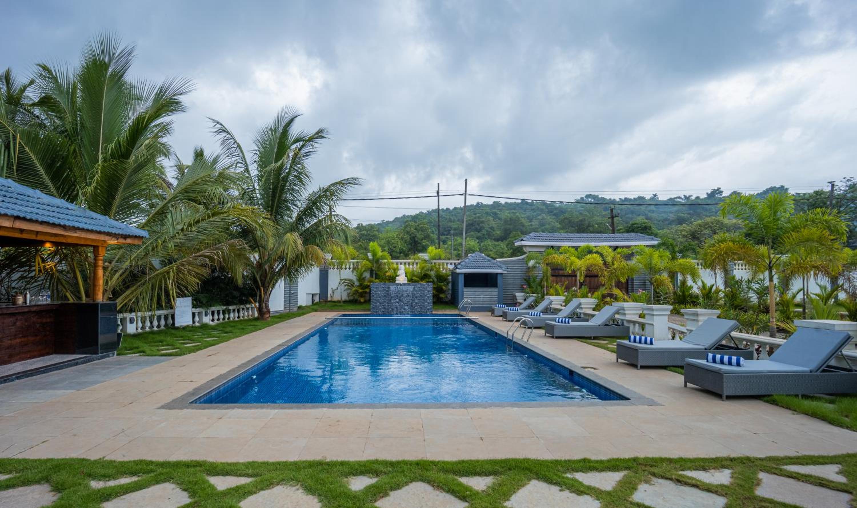 Villa photo 3