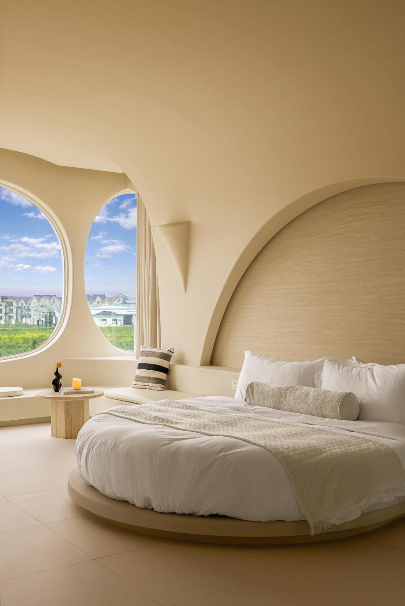 Songyun-Field View Round Bed Room photo 1