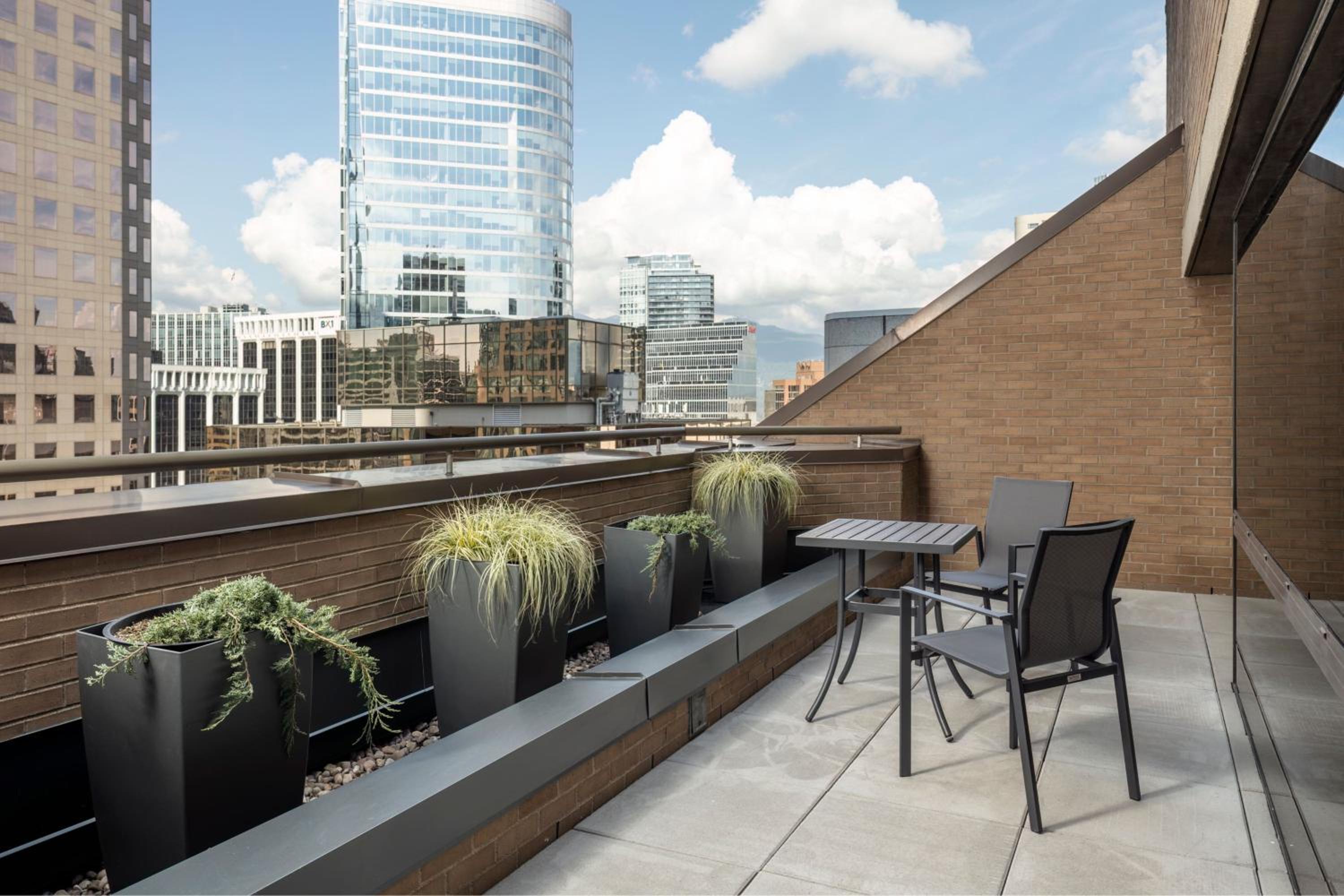 Guest Room, One King, City View - Photo 9