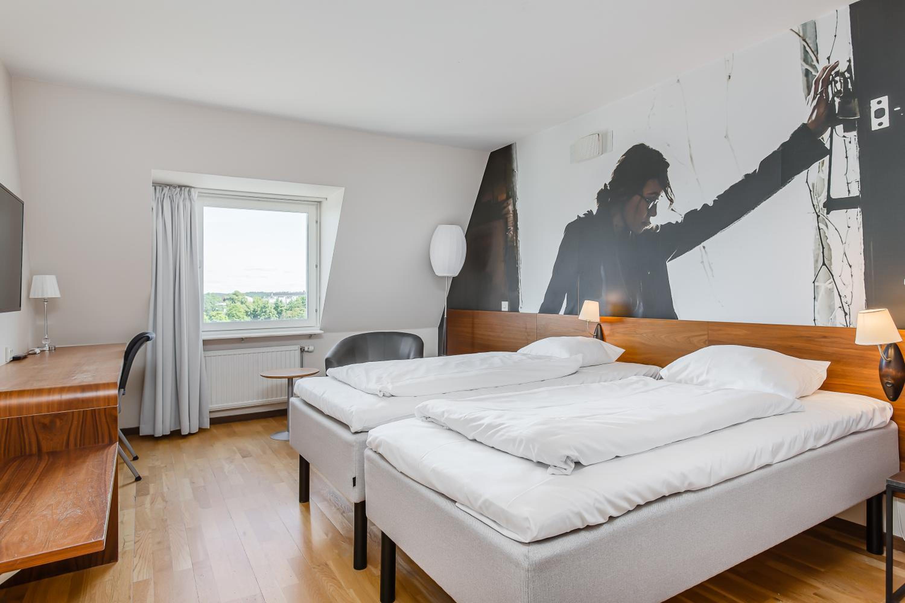 Standard Twin Room - Photo 4