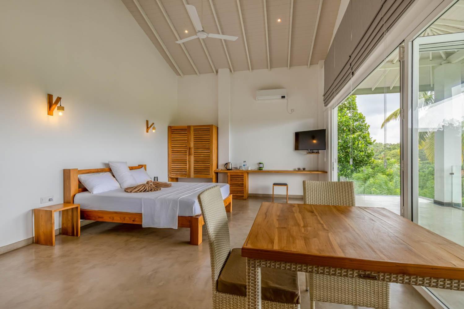 Suite with Mountain View
