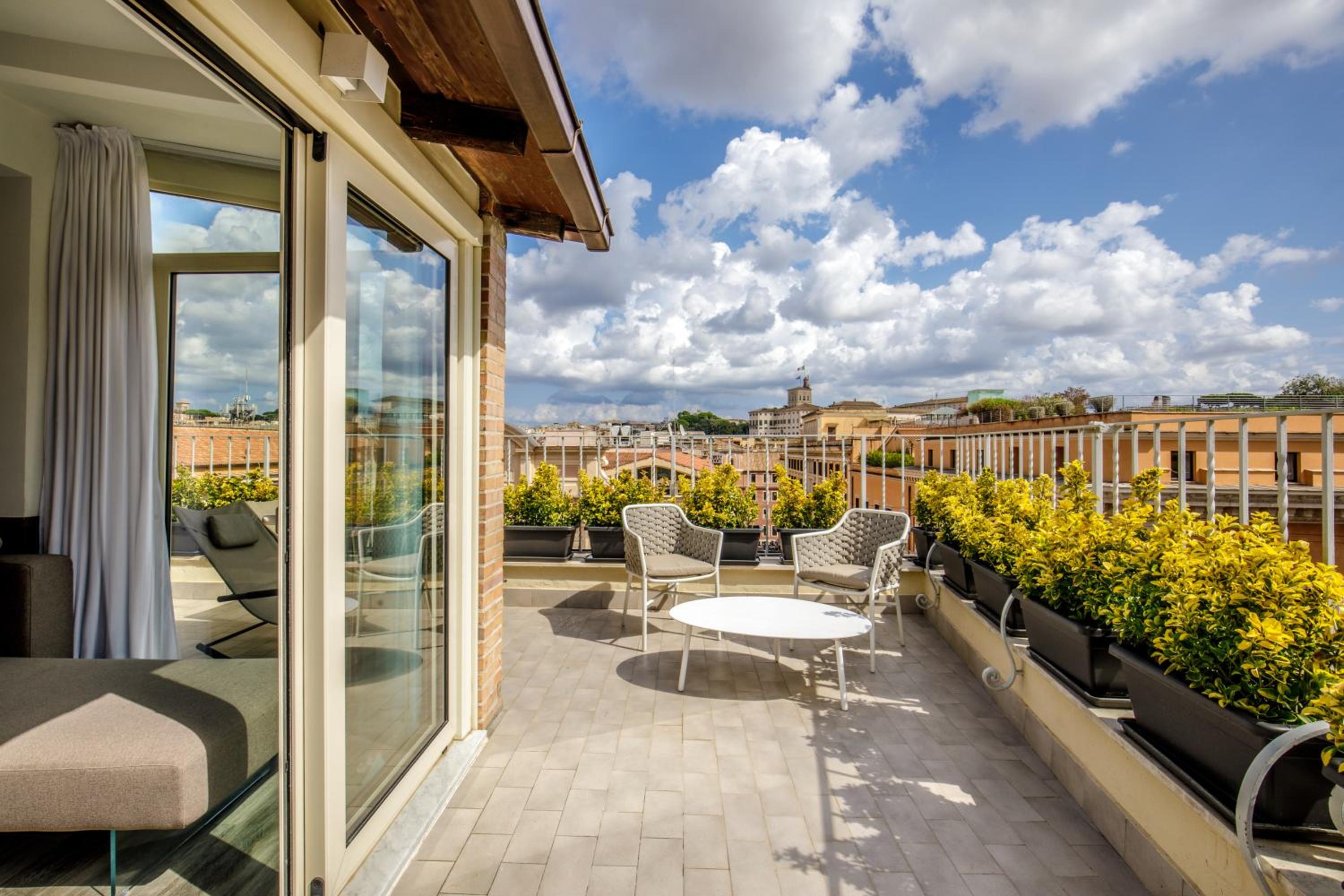 Open-Suite with Terrace photo 2