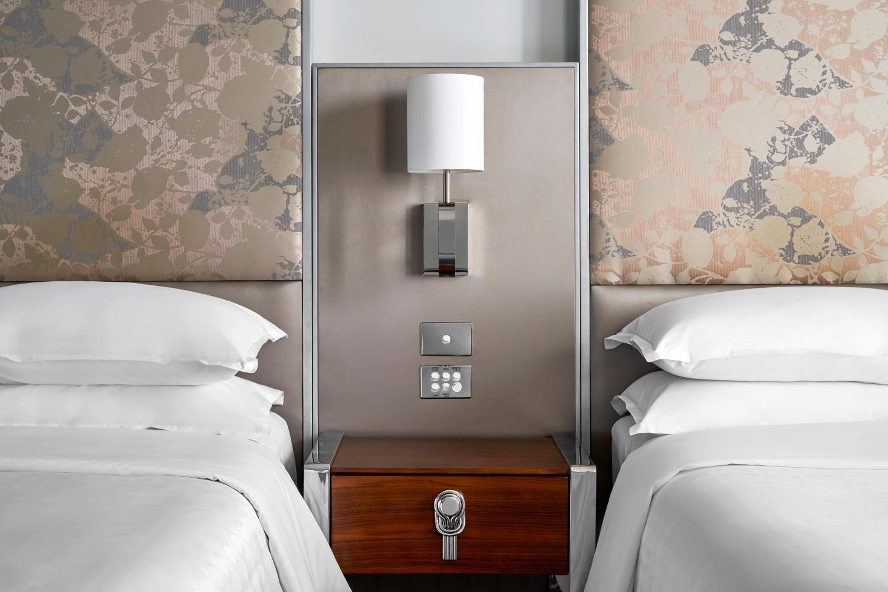 Grand Deluxe Larger Room with Two Double Beds and Garden View - Corner Room
