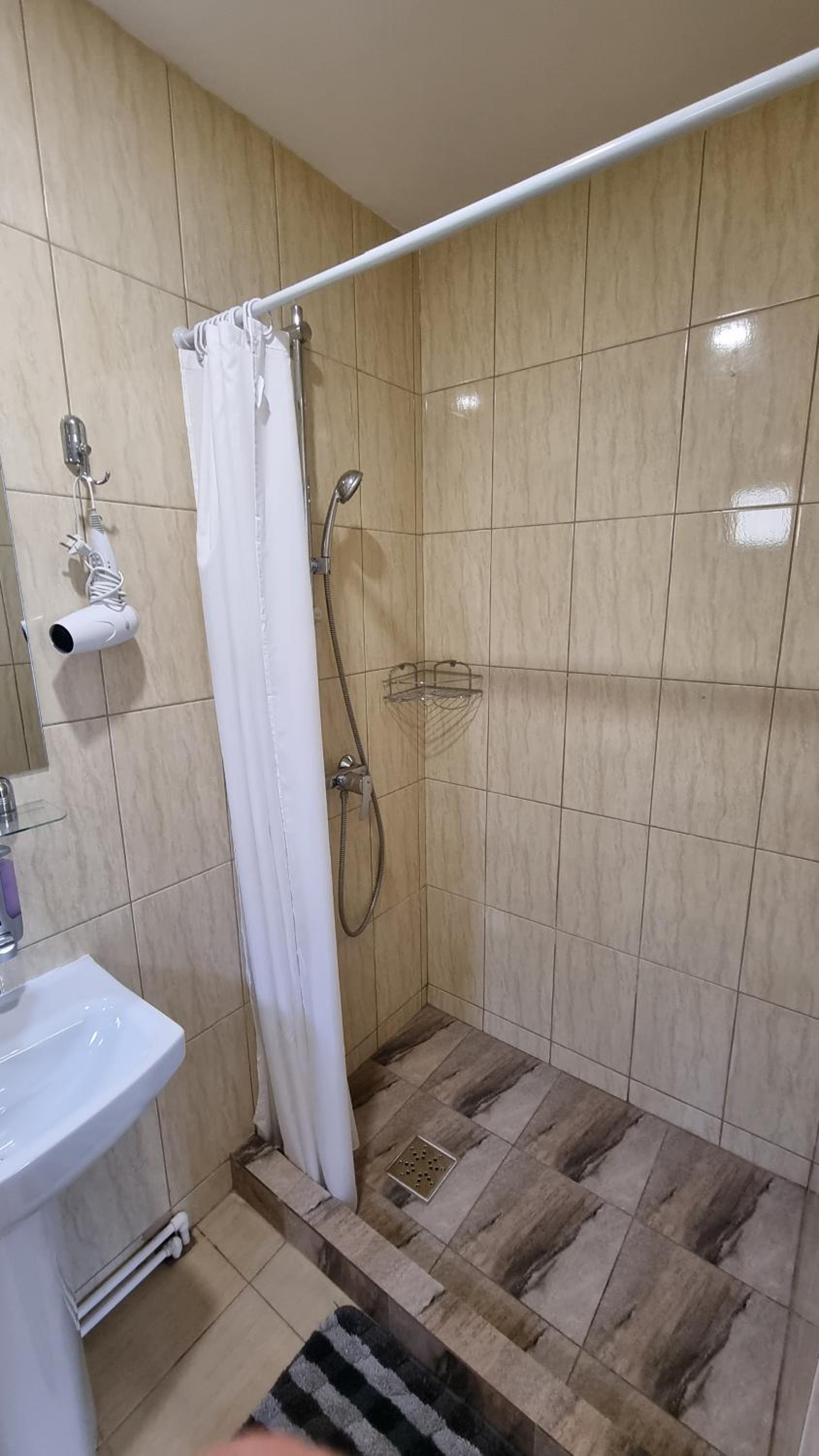 Quadruple Room With Private Bathroom photo 3