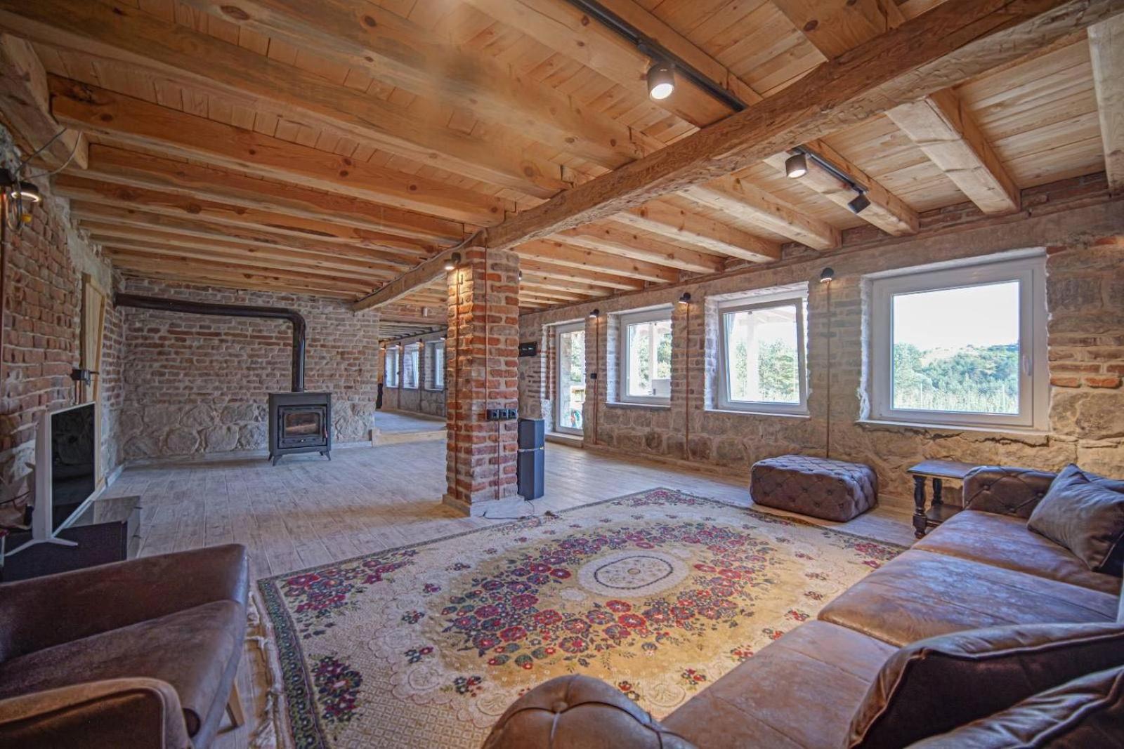 Villa photo 1